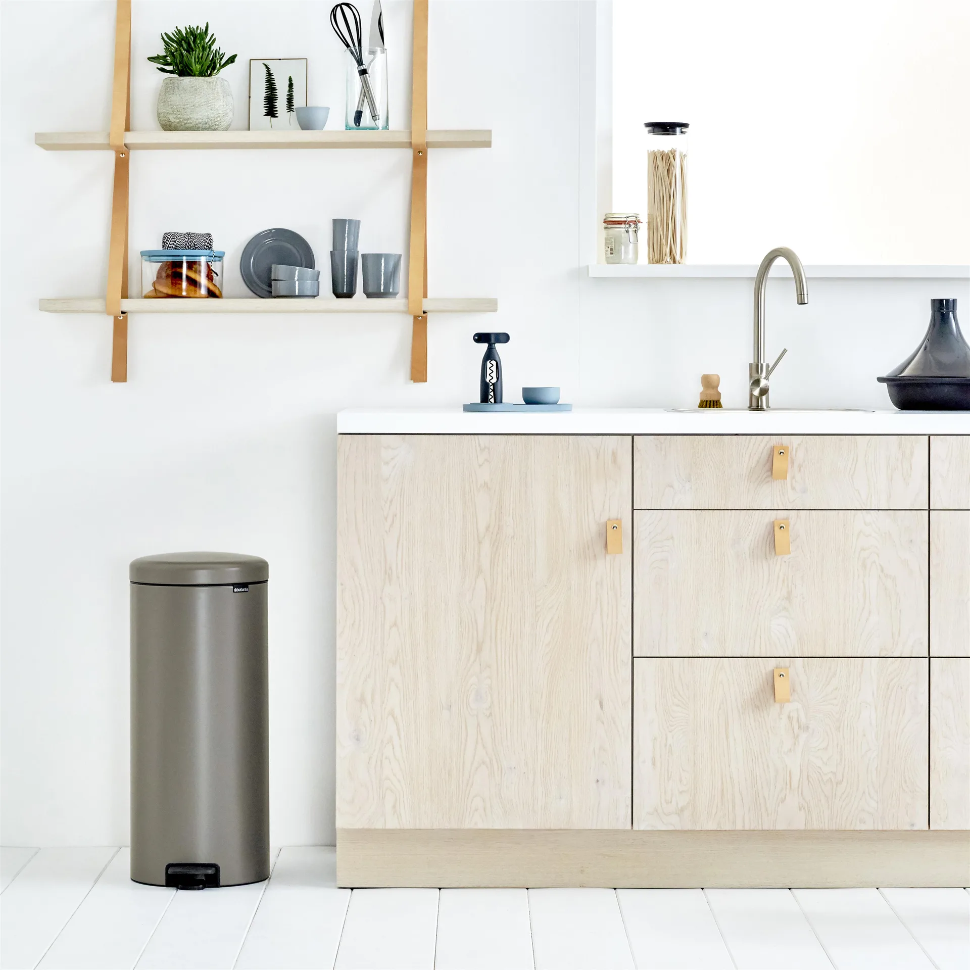 New Icon pedaalemmer 30 liter, platinum Brabantia