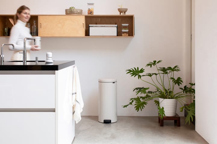 New Icon pedaalemmer 30 liter, Soft beige Brabantia