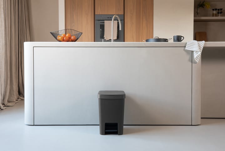 StepUp pedaalemmer 25 L, Donkergrijs Brabantia