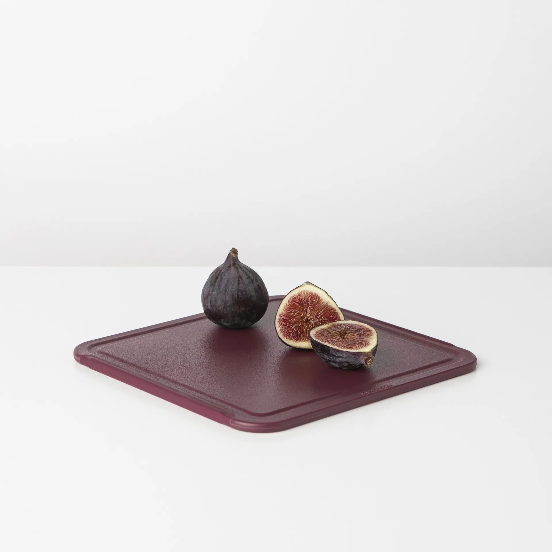 TASTY+ snijplank medium 25x25 cm, Aubergine red Brabantia