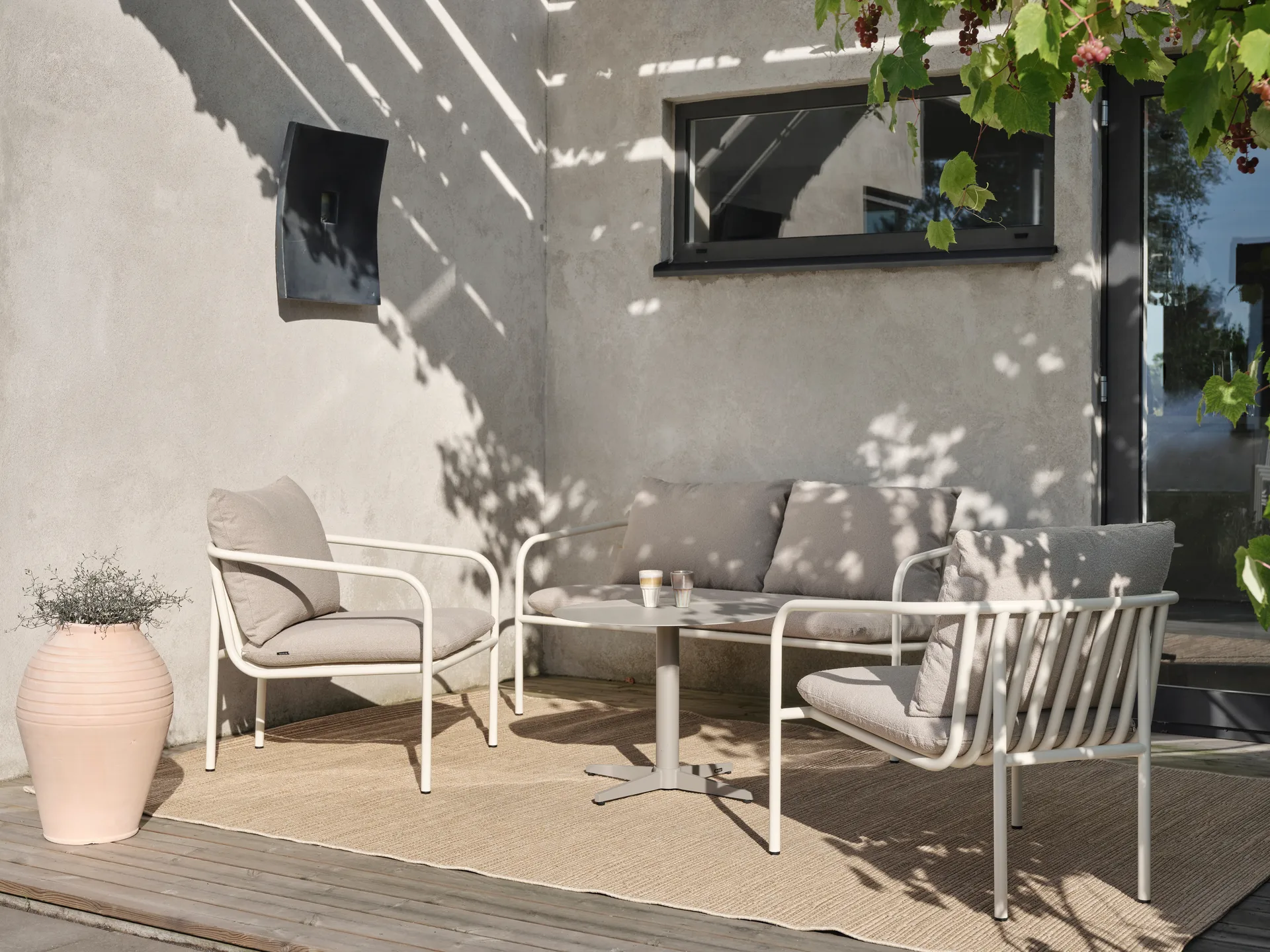 Bendt loungestoel, Teddy beige-peach Brafab