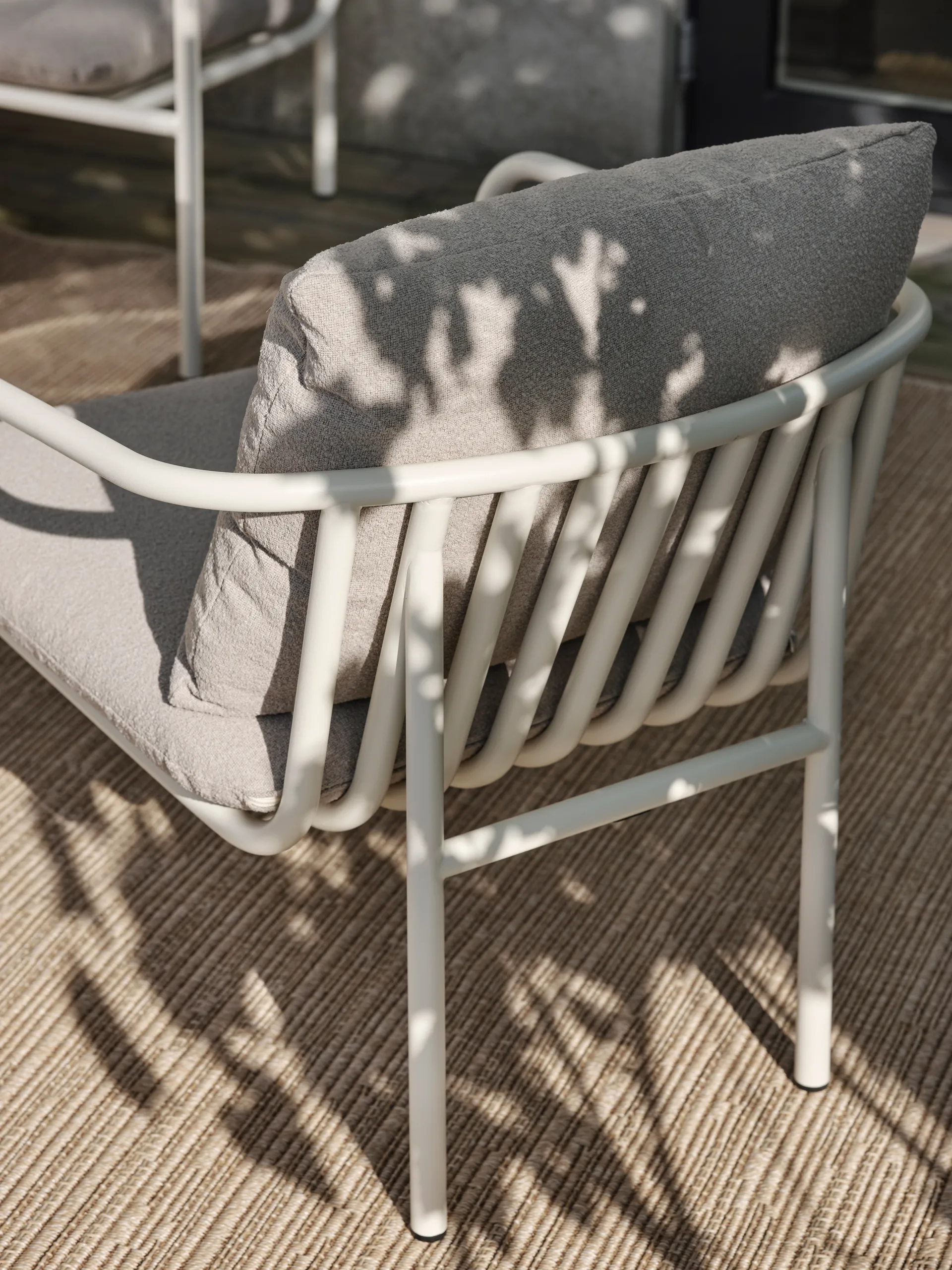 Bendt loungestoel, Teddy beige-pearl white Brafab