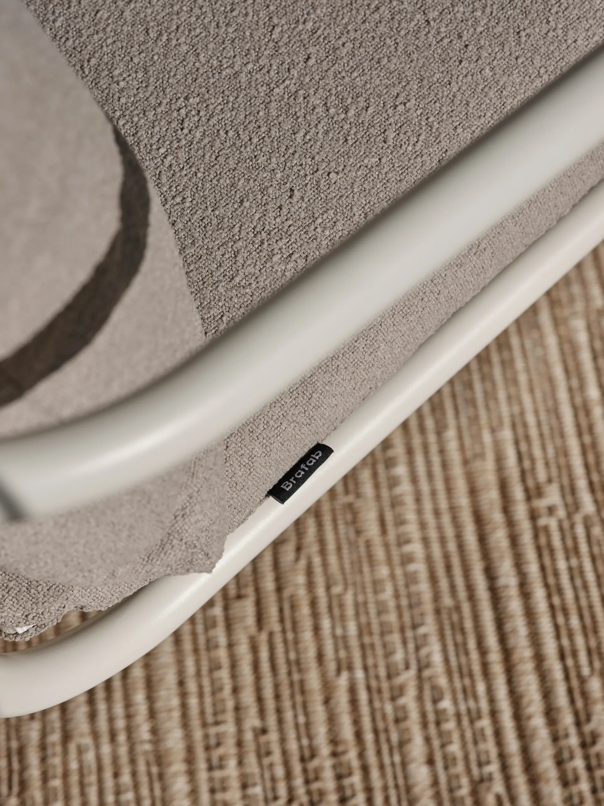 Bendt loungestoel, Teddy beige-pearl white Brafab