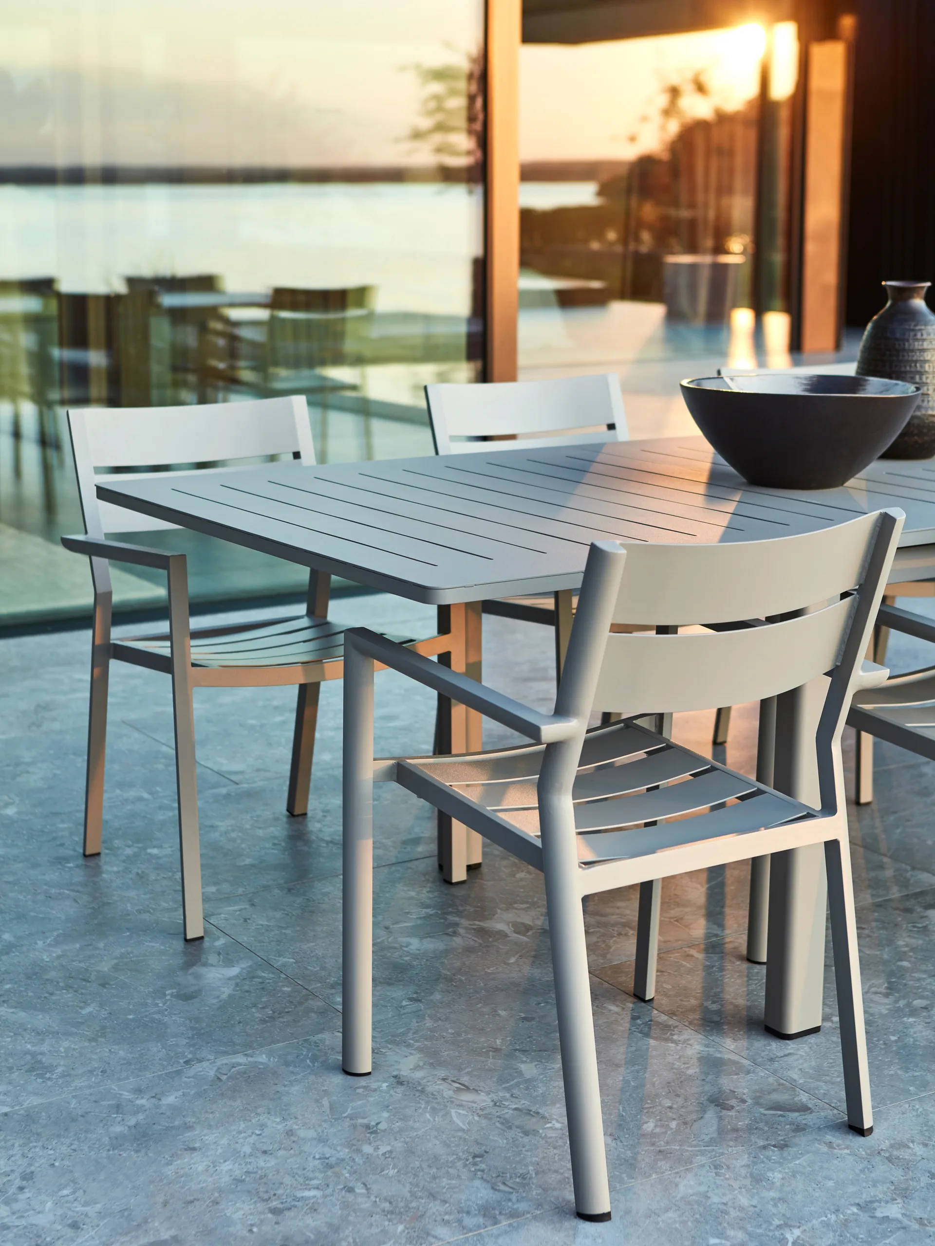 Delia armstoel, Wit Brafab