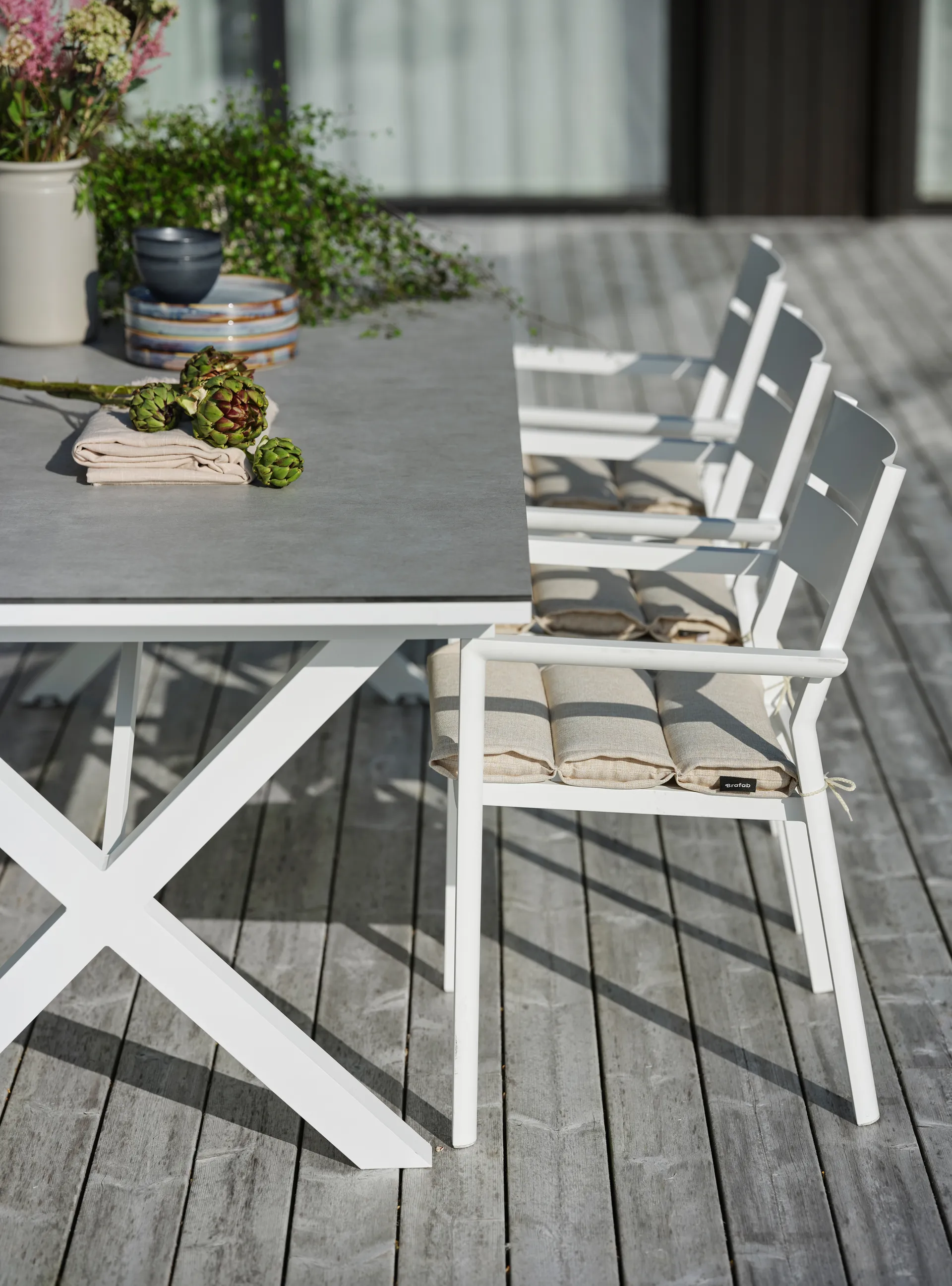 Delia armstoel, Zwart Brafab