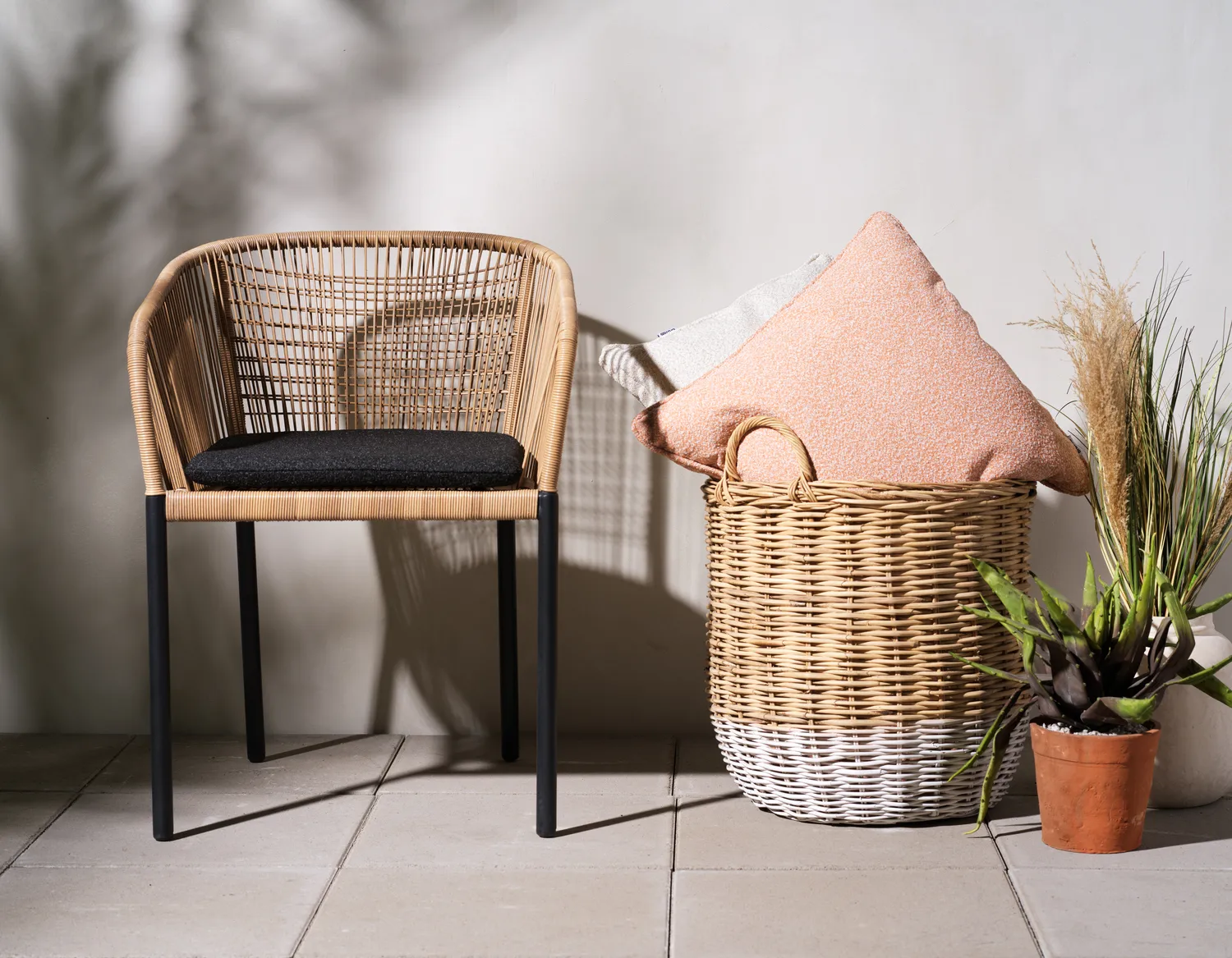 Delta armstoel, Zwart-natuur Brafab