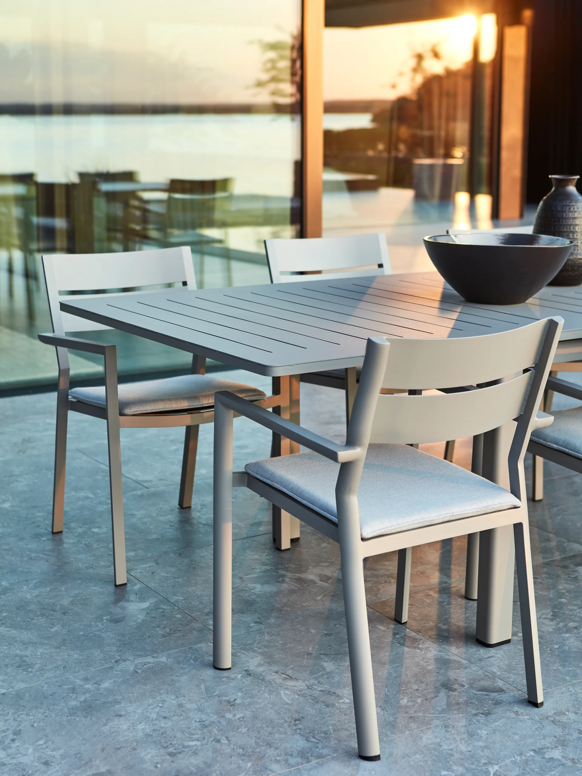 Frisk zitkussen, Raven Brafab