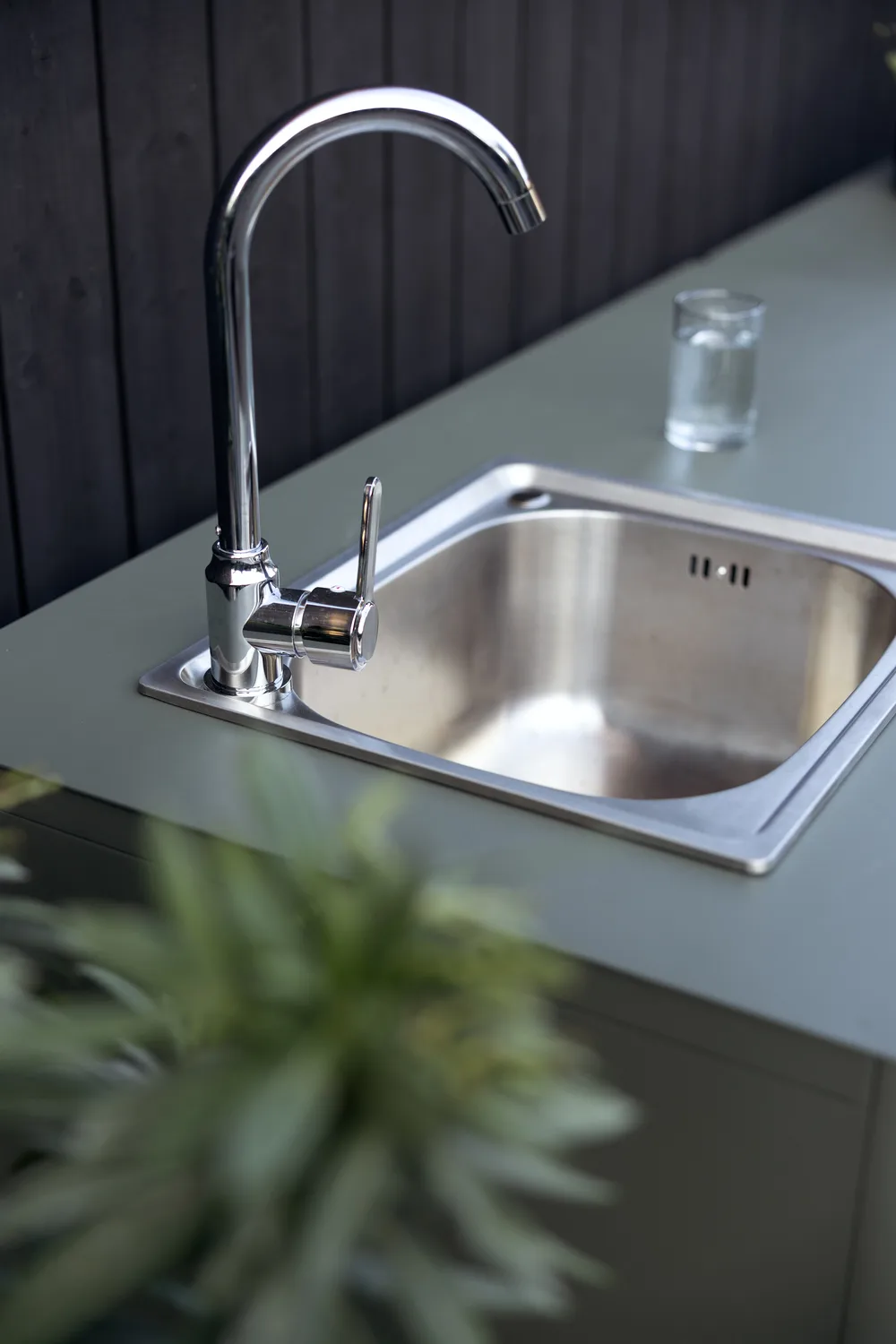 Kelia buitenkeuken onderkast met spoelbak, Nordic green, 121x90x64 Brafab