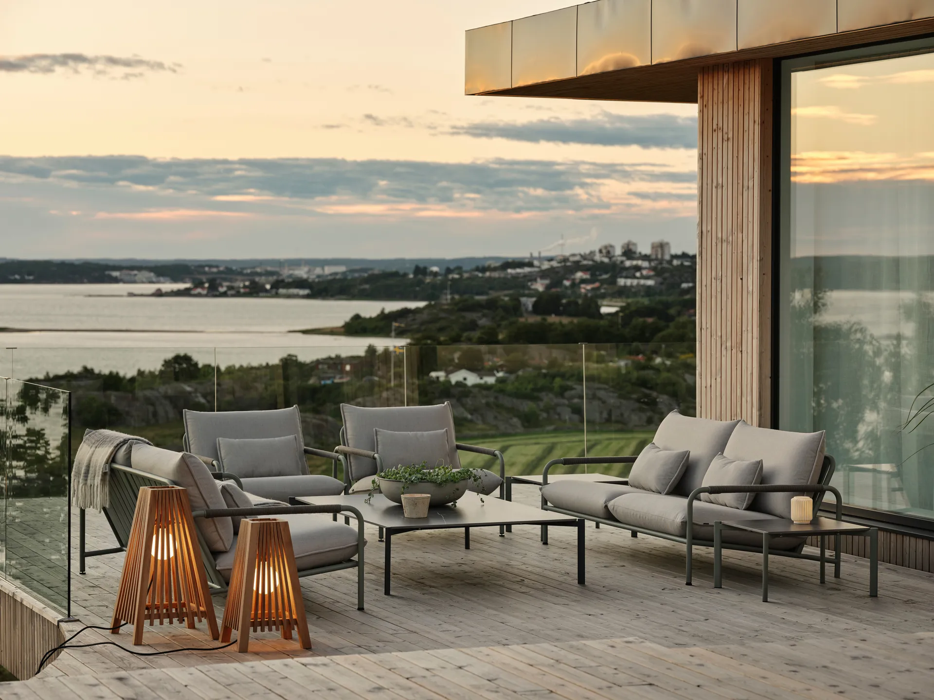 Lerberget 2,5-zits bank, Groen-essenhout Brafab