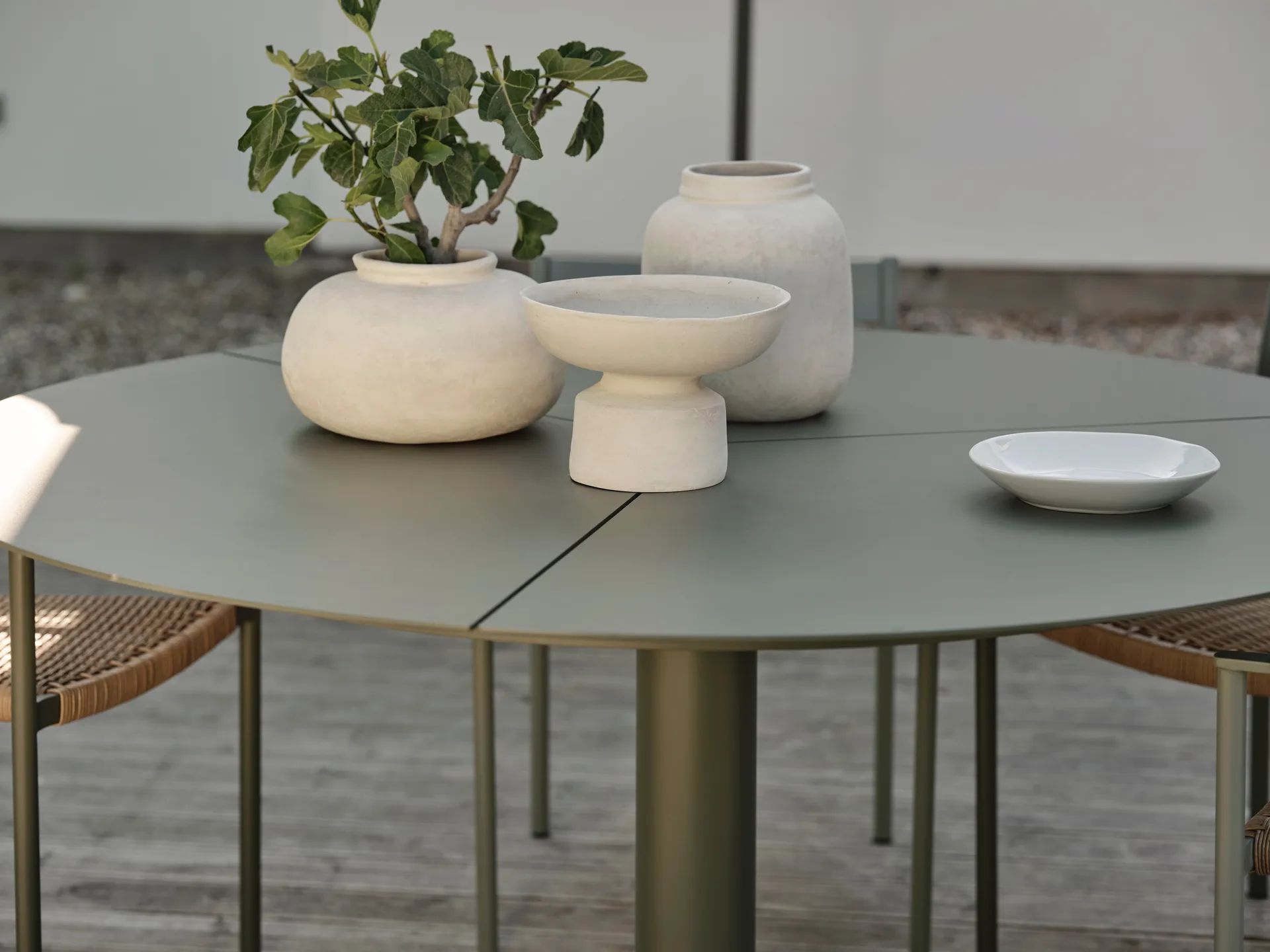 Peace eettafel Ø110 cm Nordic green,  Brafab