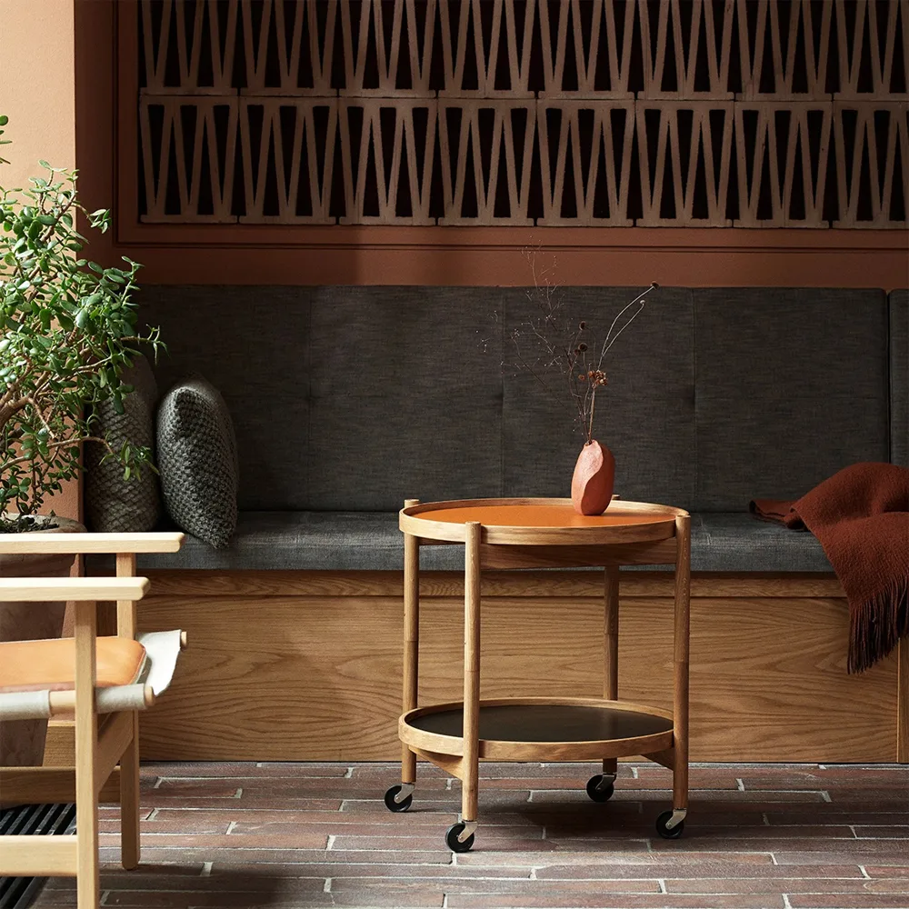 Bølling Tray Table model 50 roltafel, stone, onbehandeld beukenhouten onderstel Brdr. Krüger