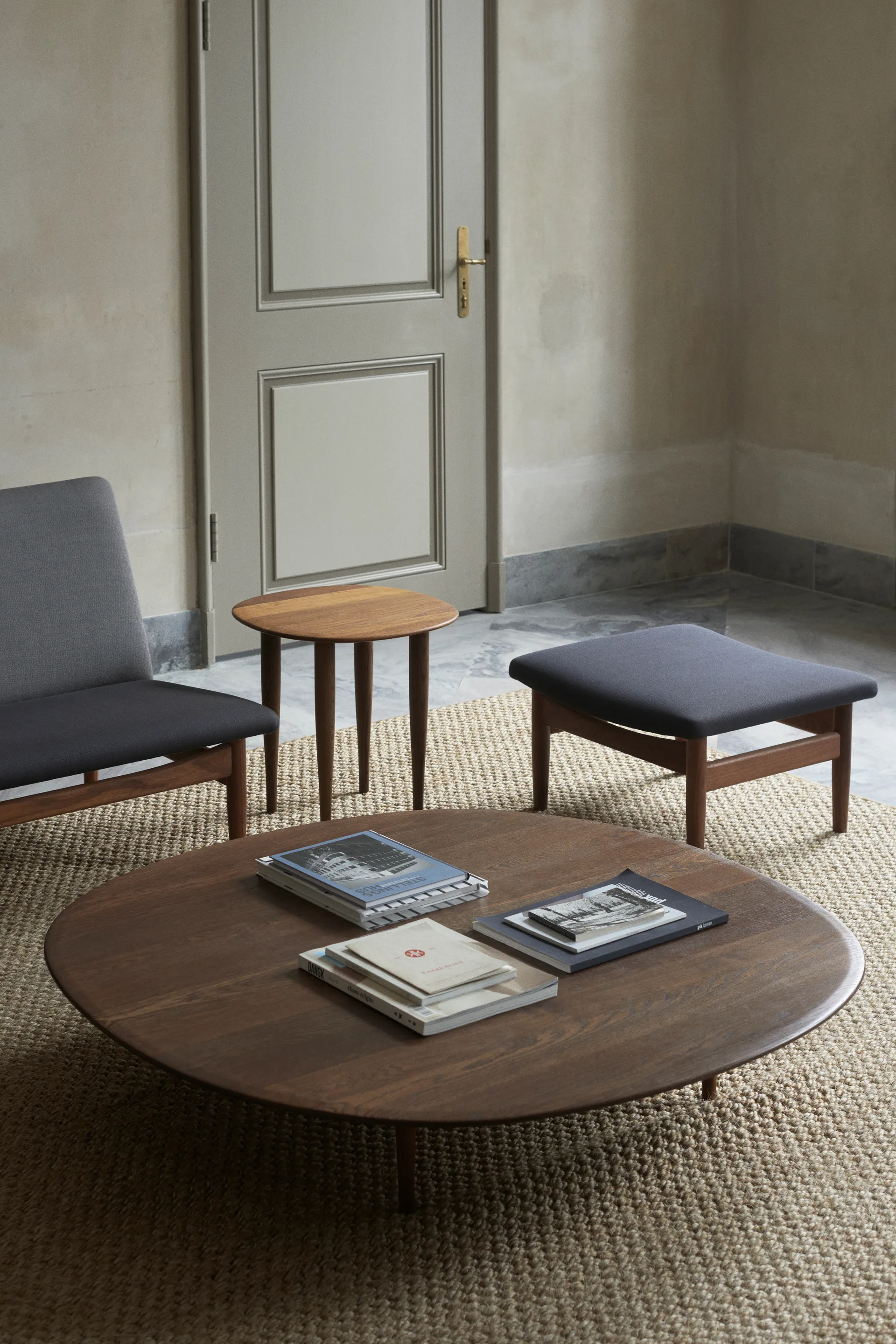 Jari bijzettafel Ø45 cm, Rookgeolied eikenhout Brdr. Krüger