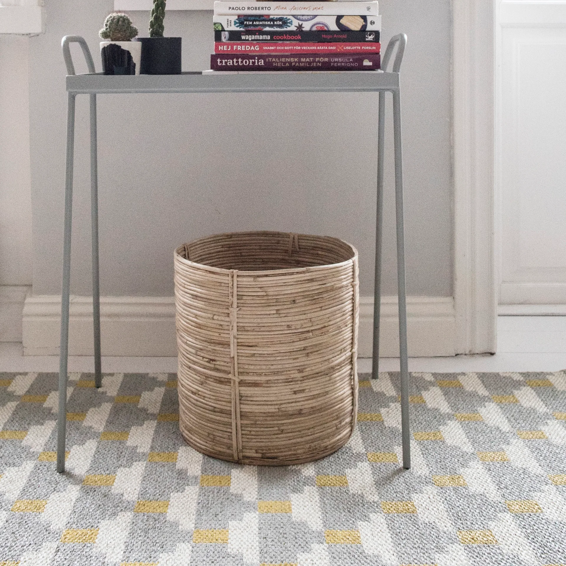 Confect vloerkleed mist (grijs), 70 x 100 cm. Brita Sweden