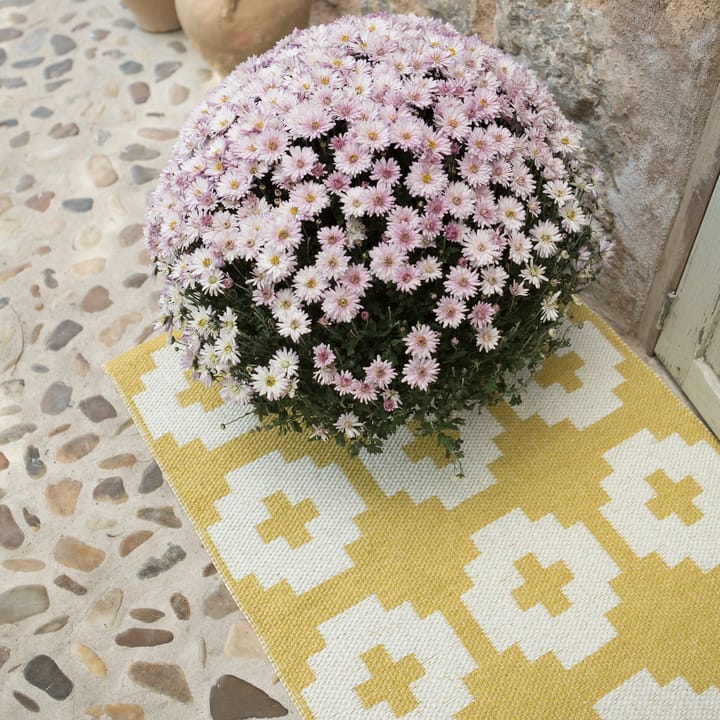 Flower vloerkleed sun (geel), 70 x 100 cm. Brita Sweden