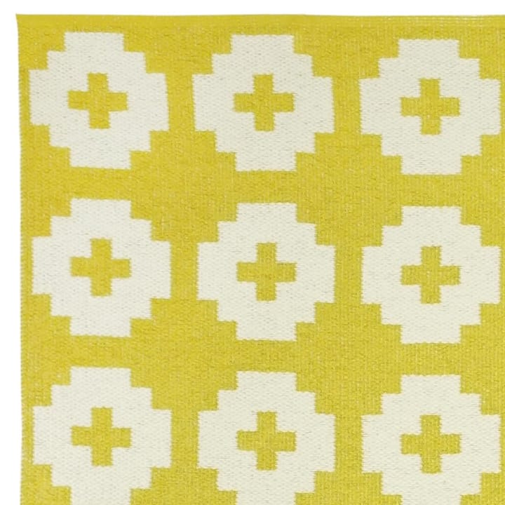 Flower vloerkleed zon (geel) groot, 170 x 250 cm. Brita Sweden