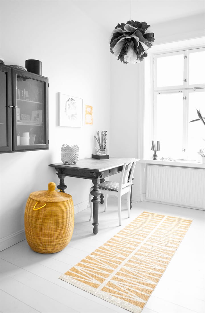 Helmi vloerkleed geel, 70 x 150 cm. Brita Sweden