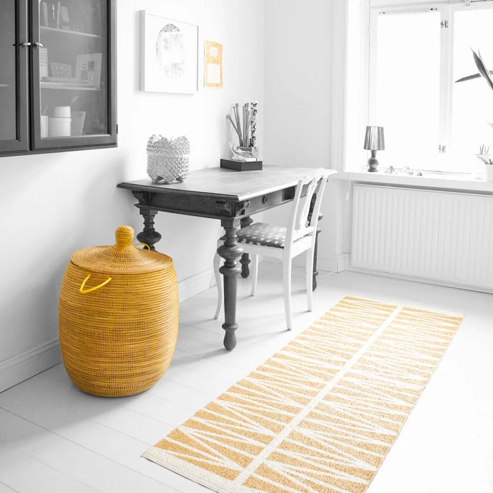 Helmi vloerkleed geel, 70 x 200 cm. Brita Sweden