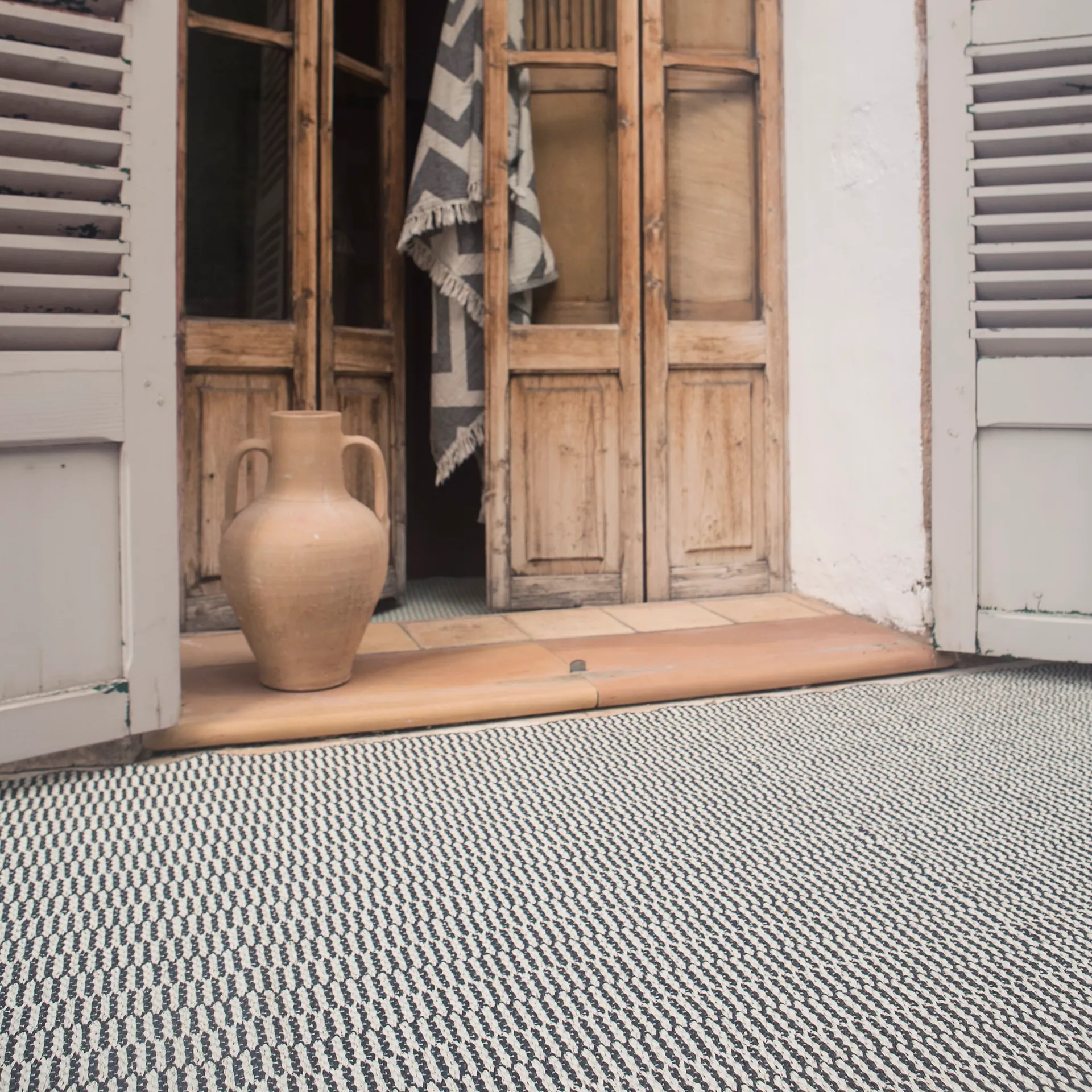 Pemba vloerkleed beluga, 70 x 300 cm. Brita Sweden