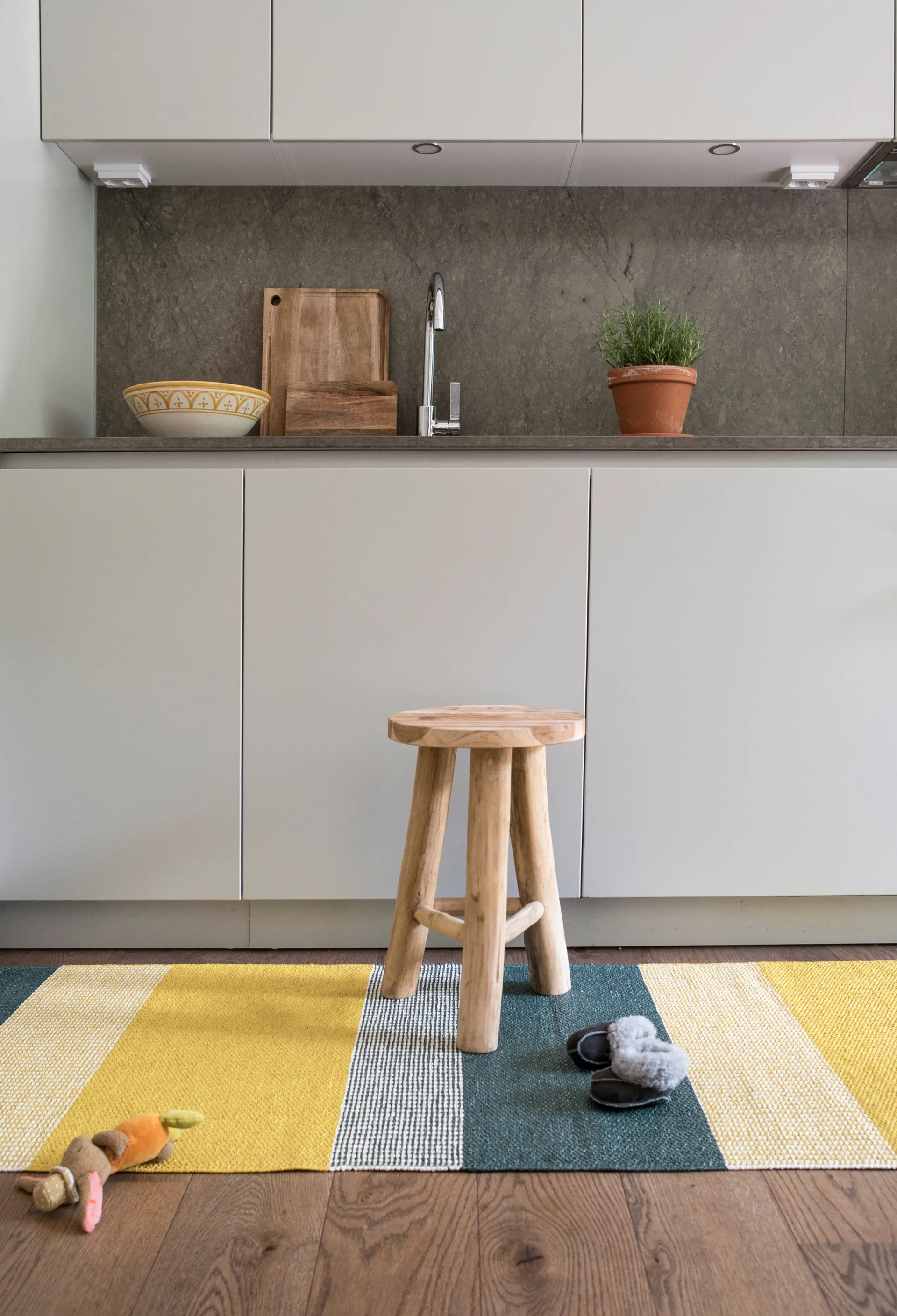 Seasons kunststof vloerkleed 170 x 250 cm., sunny (geel) Brita Sweden