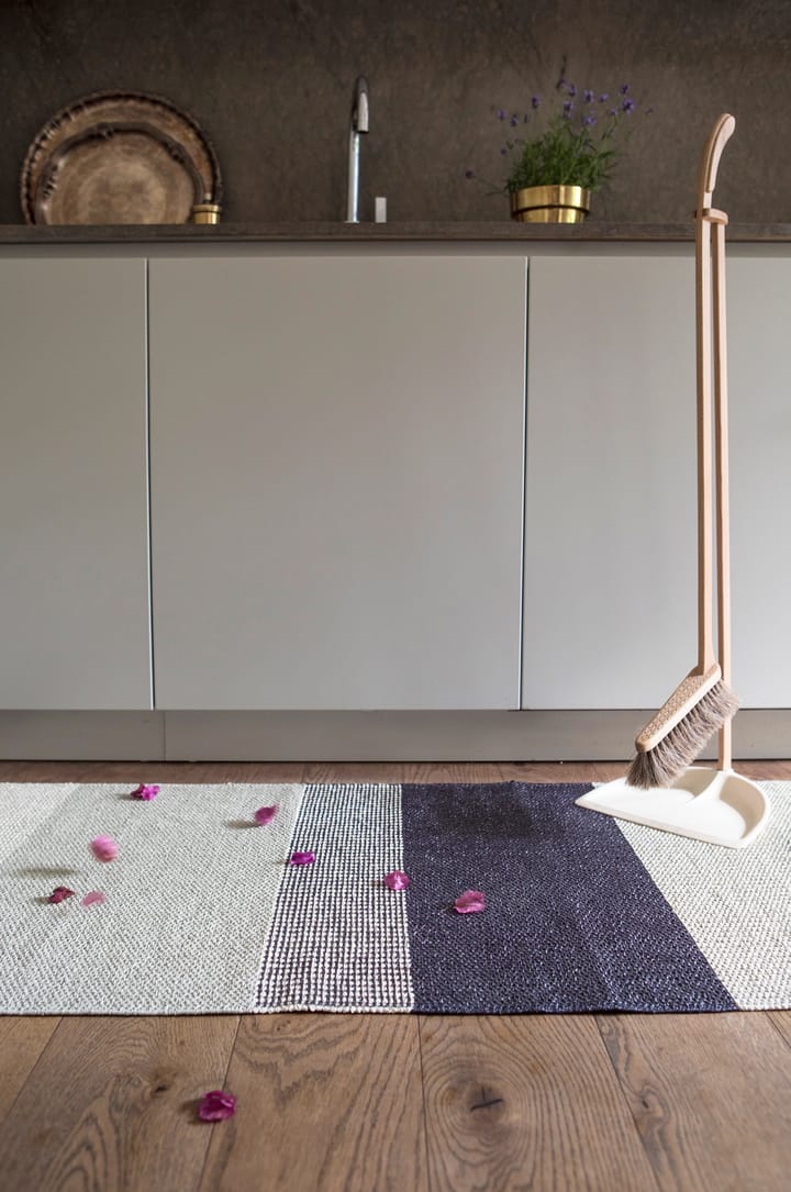 Seasons kunststof vloerkleed 70 x 200 cm., berry (roze/lila) Brita Sweden