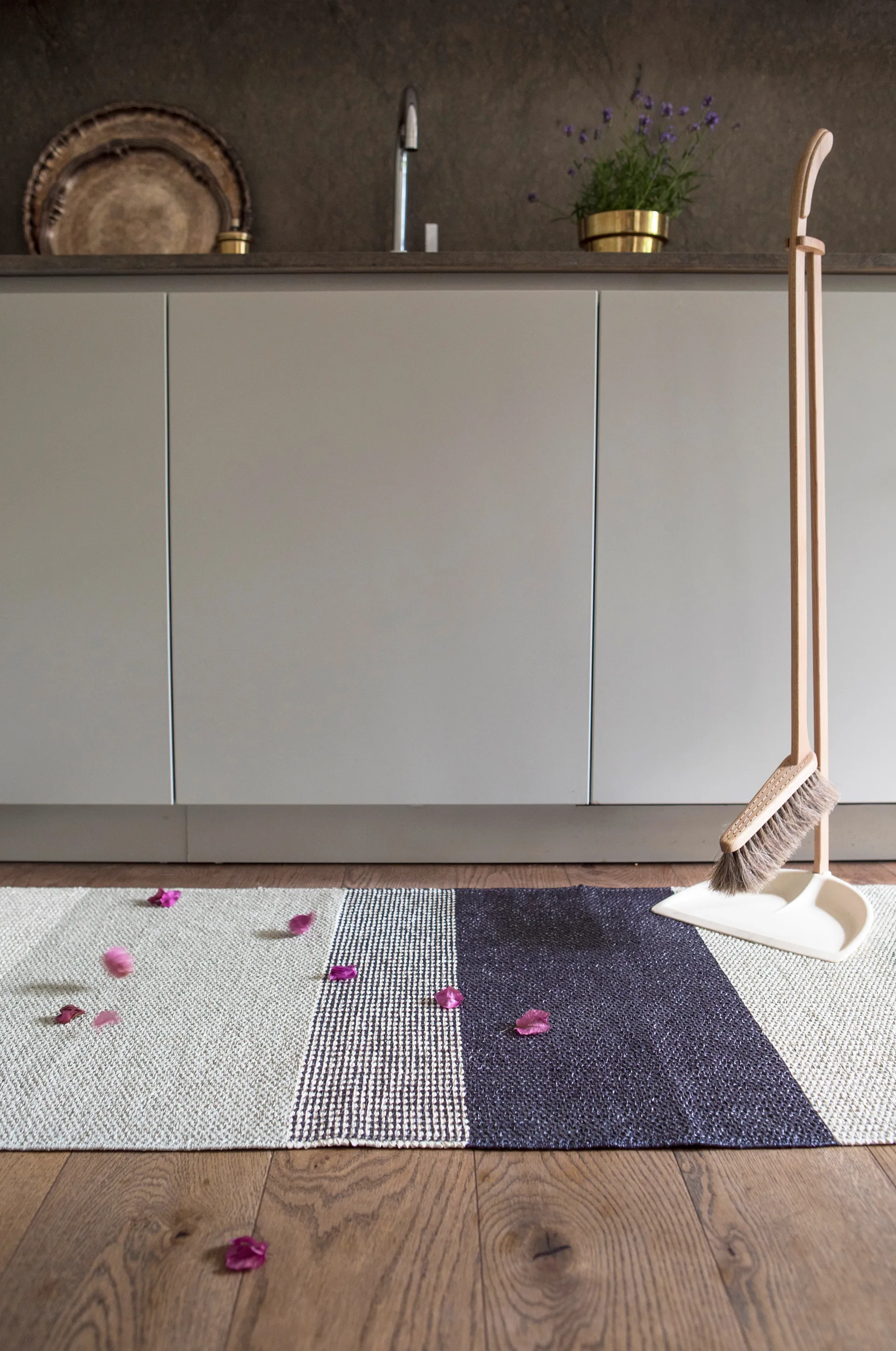 Seasons kunststof vloerkleed 70 x 300 cm., berry (roze/lila) Brita Sweden