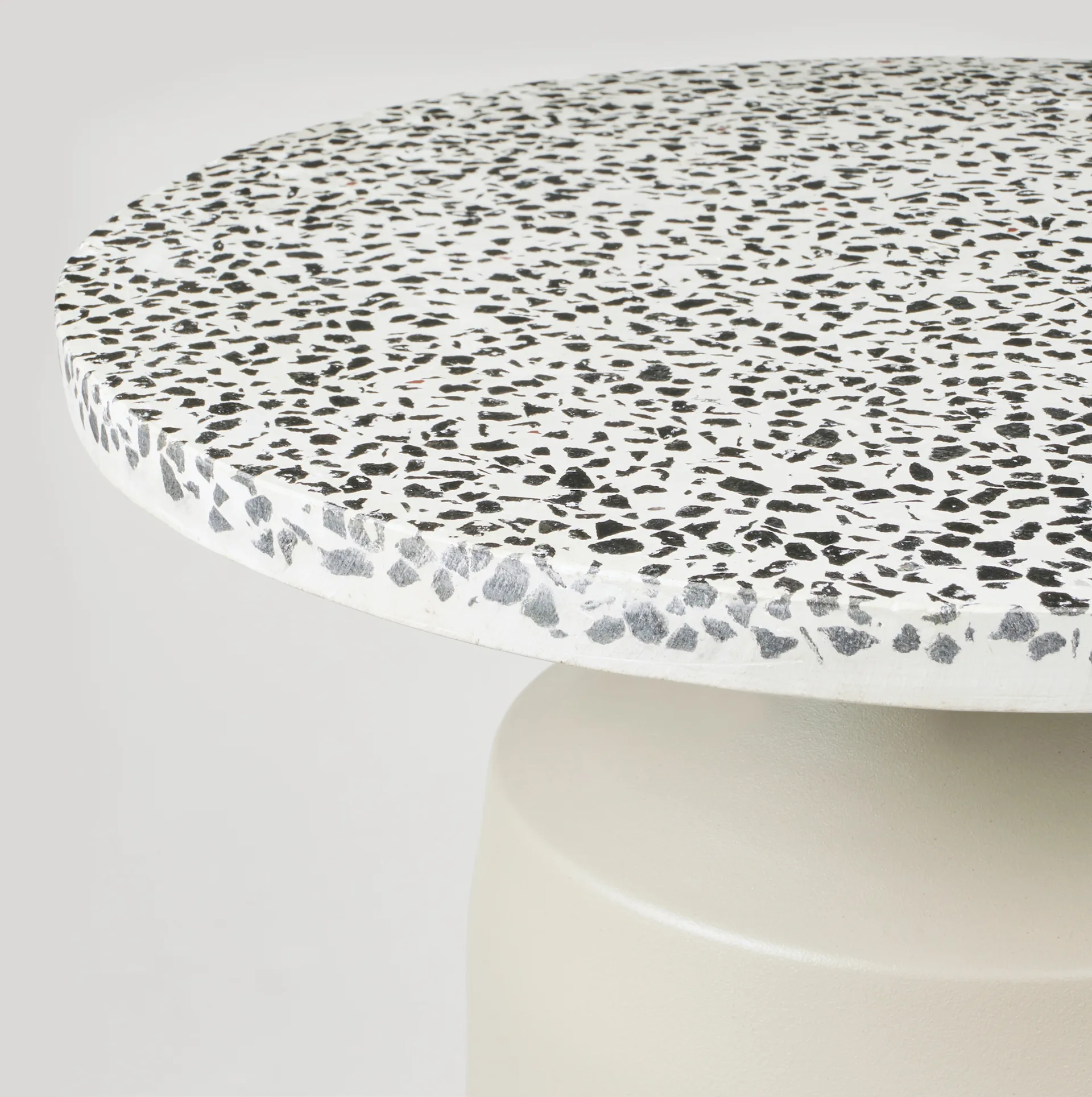 Agari bijzettafel Ø45x45 cm, Rainy day grey-black Broste Copenhagen