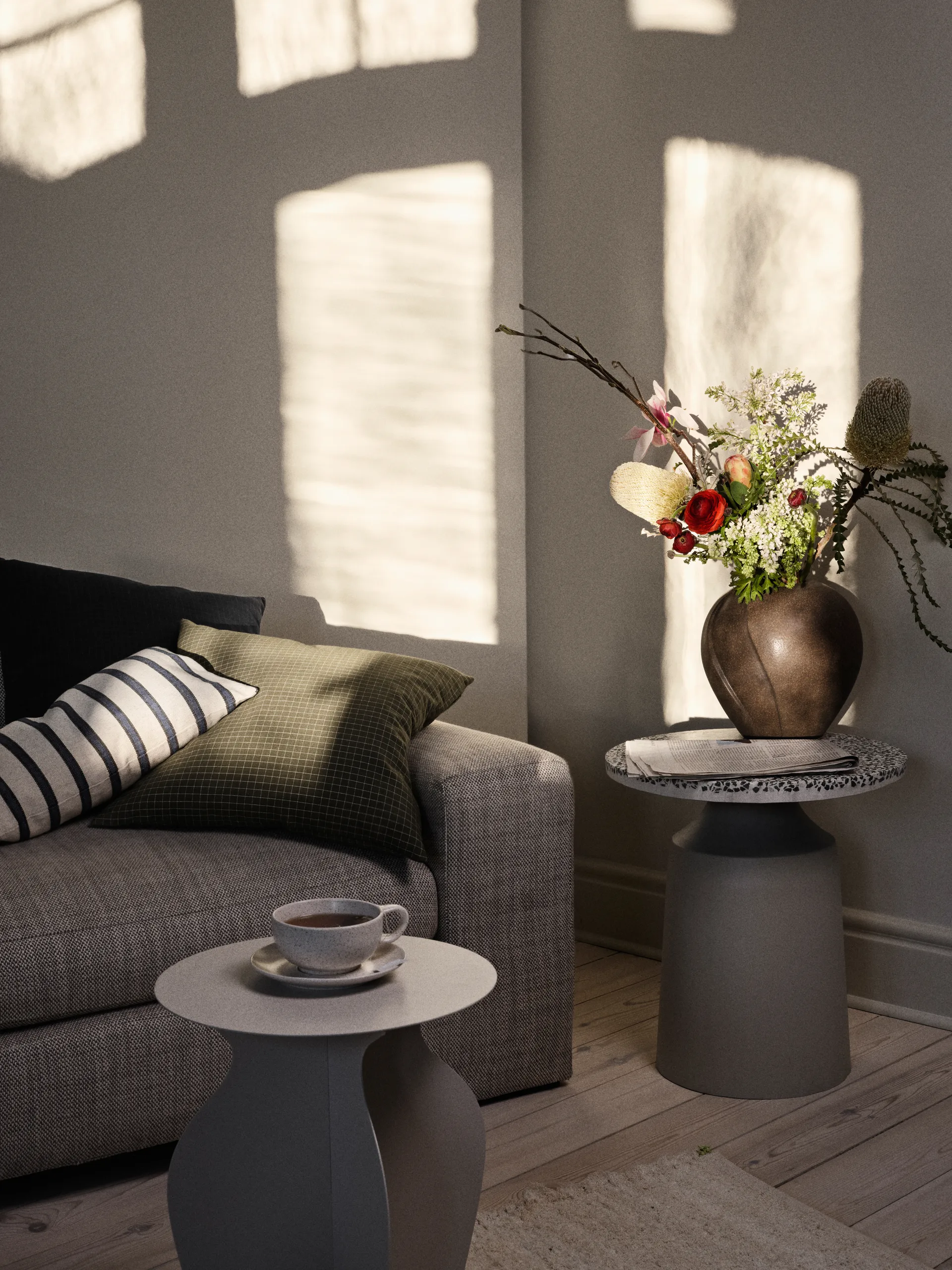 Agari bijzettafel Ø45x45 cm, Rainy day grey-black Broste Copenhagen