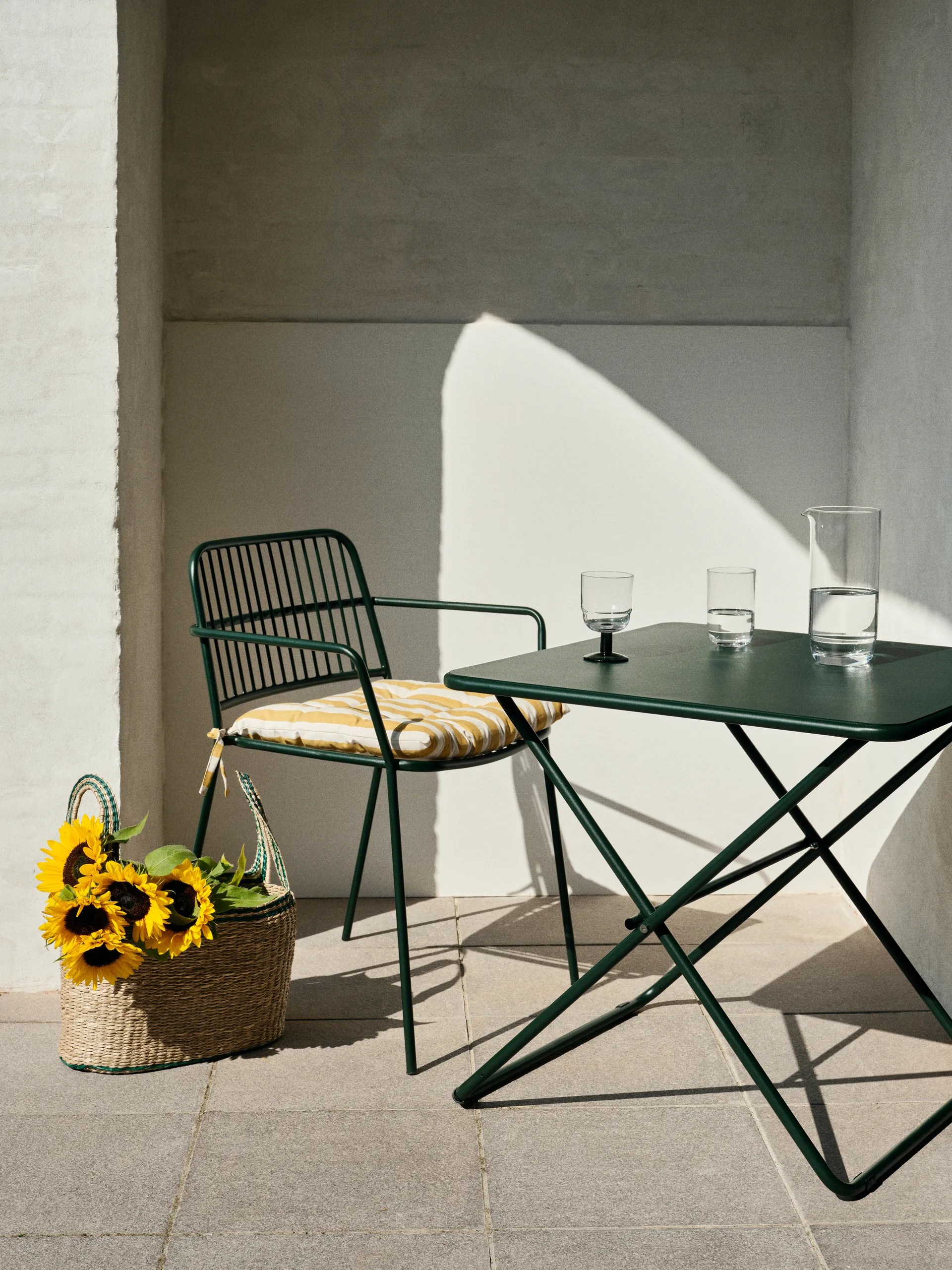 Eden tafel 70x70x74 cm, Forest green Broste Copenhagen