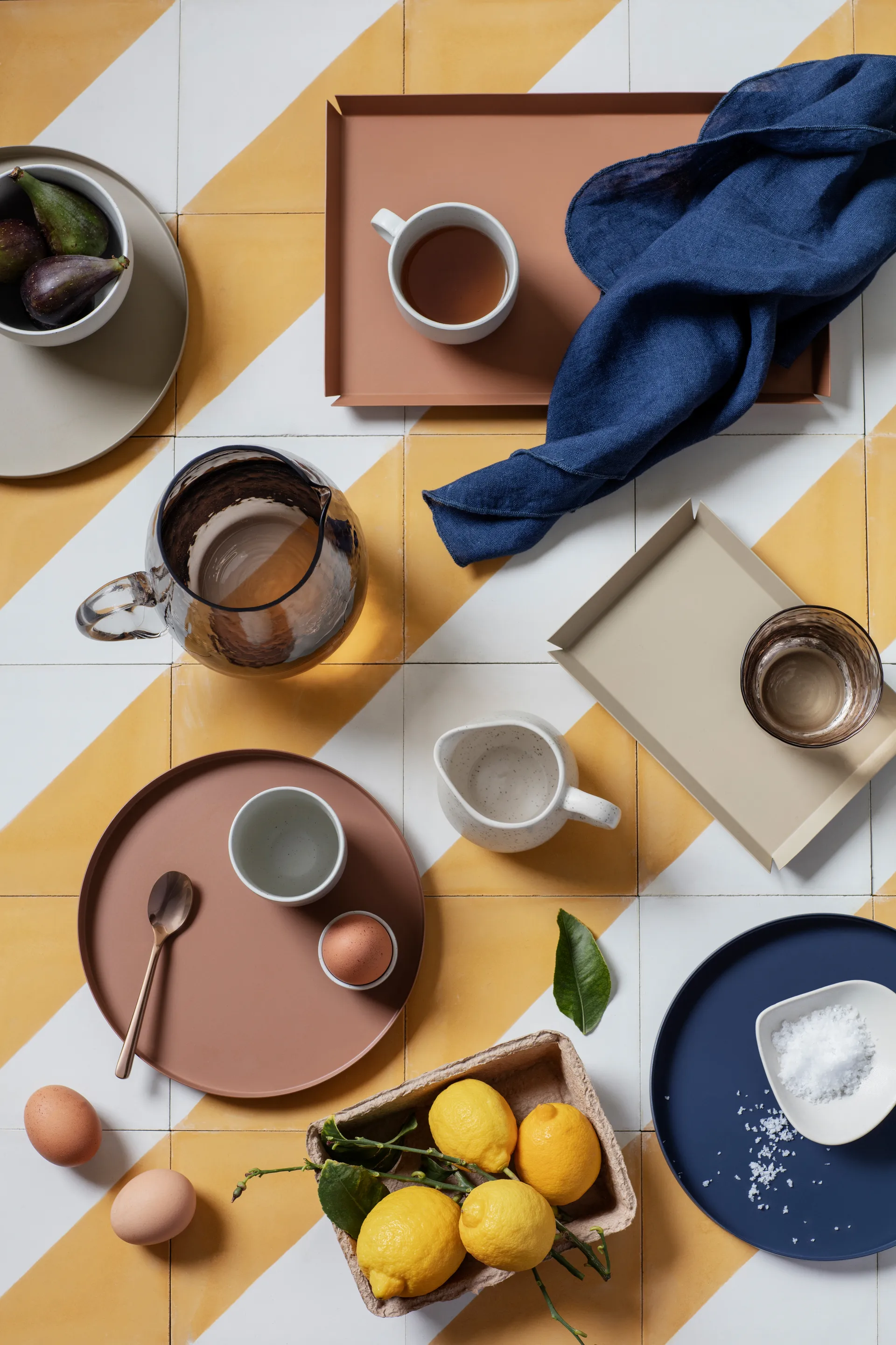 Erika dienblad 21x33 cm, Meerkat camel Broste Copenhagen