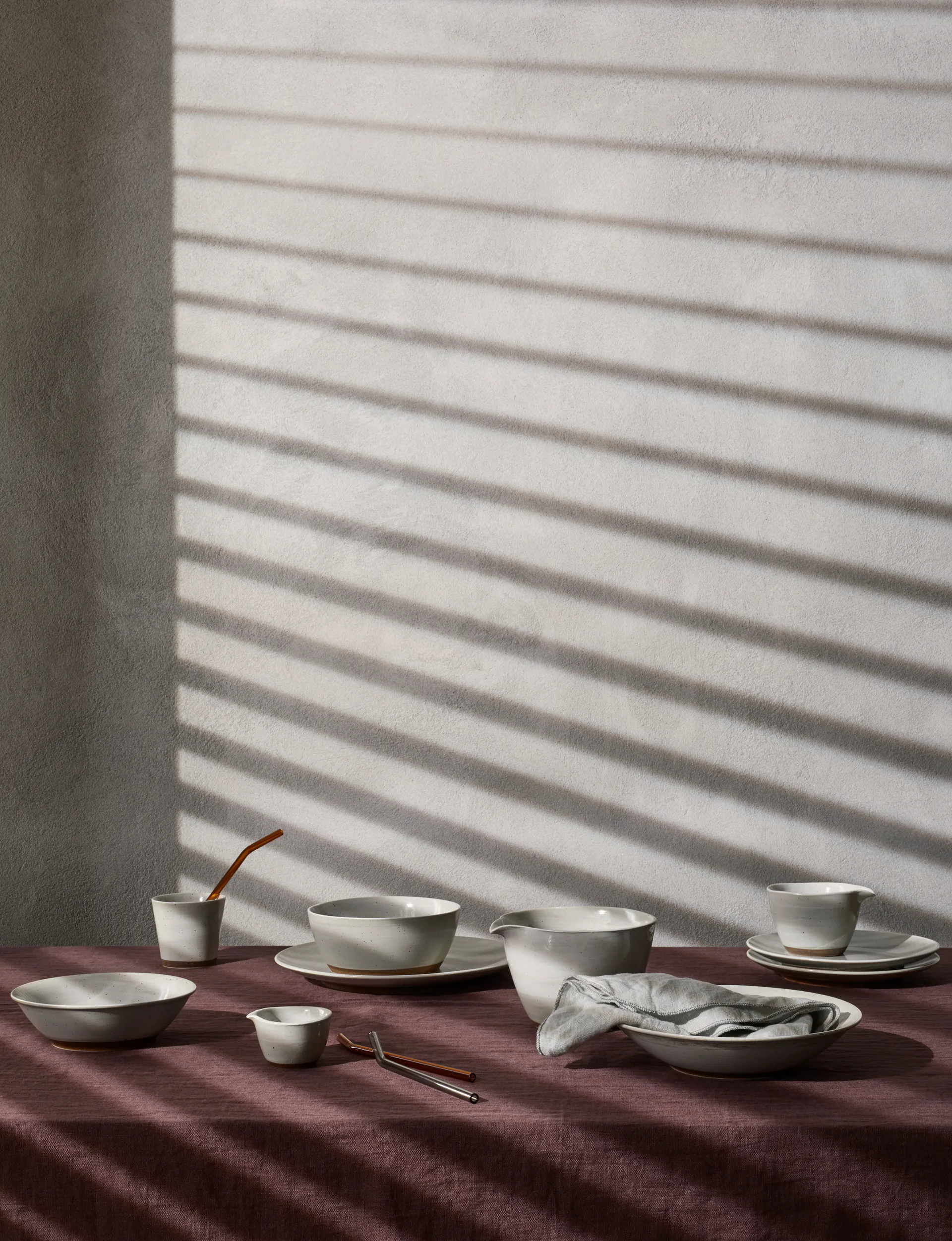 Grød dinerbord Ø26 cm, Sand Broste Copenhagen