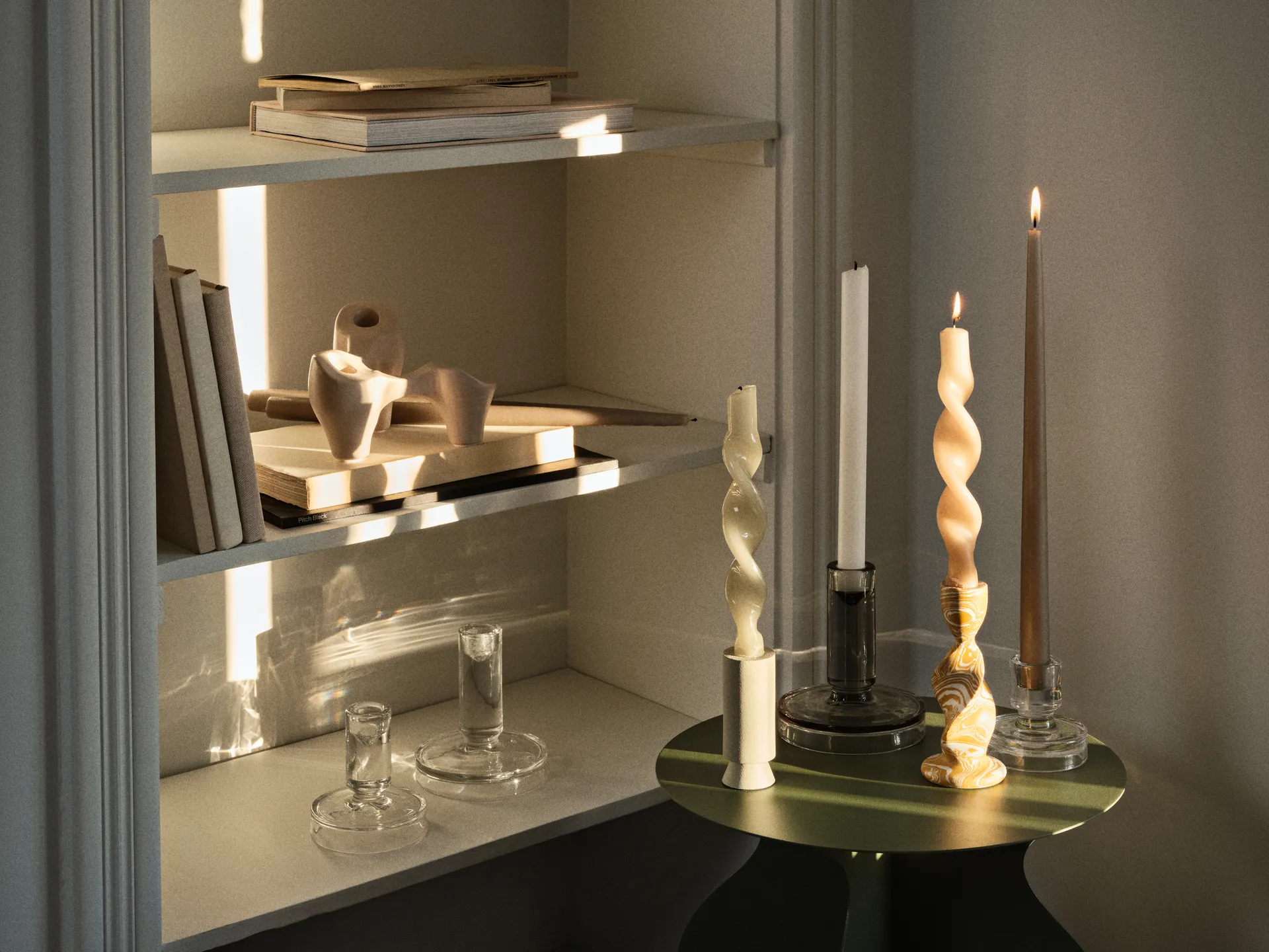 Laia kandelaar 16x14x12 cm, Grey sand Broste Copenhagen