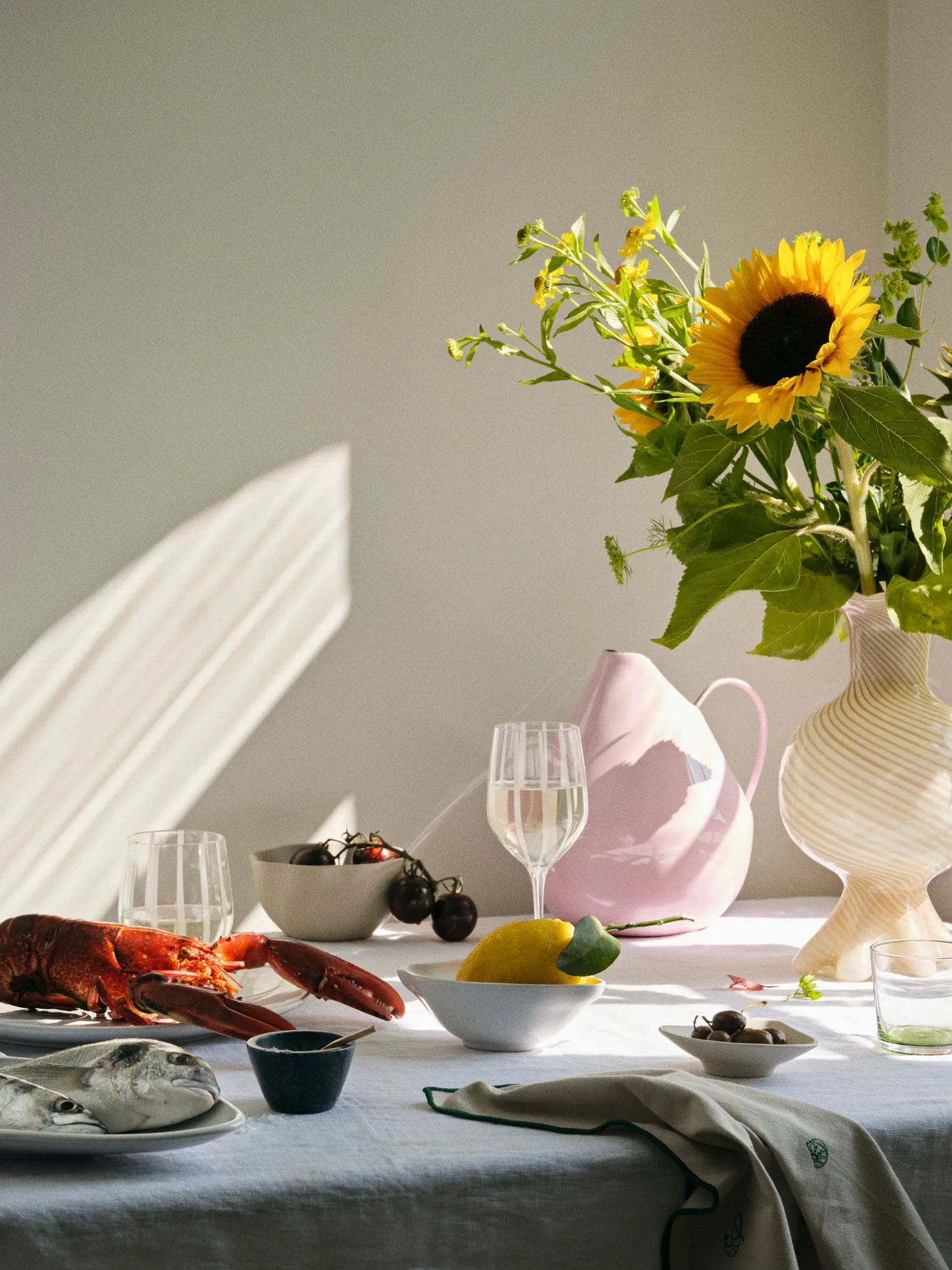 Mella vaas 30 cm, Taupe sand-off white Broste Copenhagen