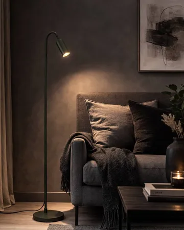 Curve vloerlamp 146 cm - Mat groen - By Rydéns