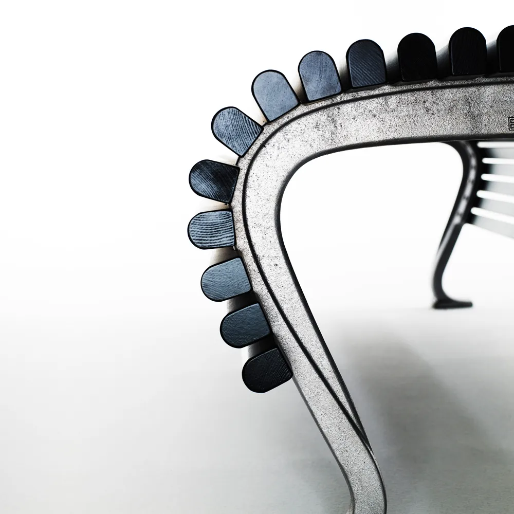 Jujol bank, Mahonie zwarte beits, smal, zwart frame Byarums bruk