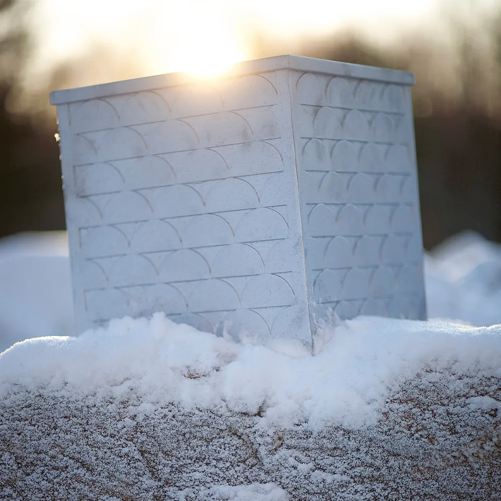 Relief bloempot, Zwart Byarums bruk