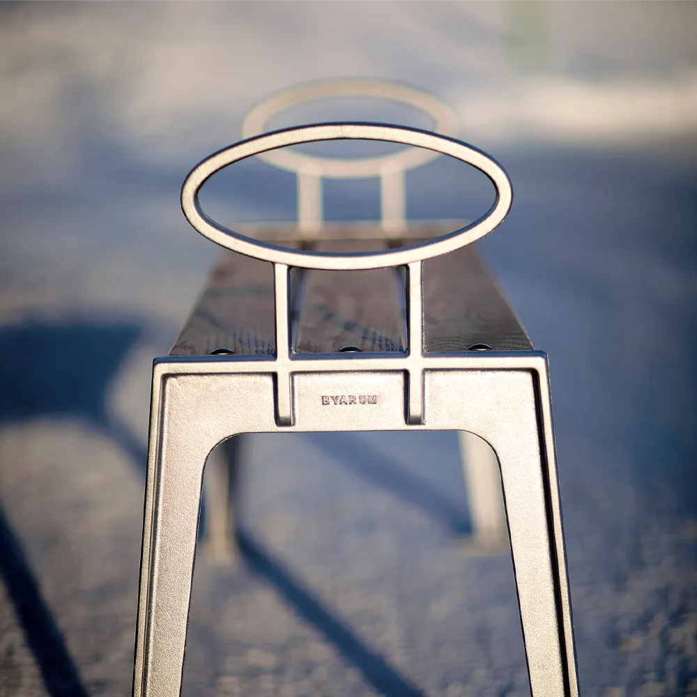 Skillinge bank, Eikenolie, ruw aluminiums frame Byarums bruk