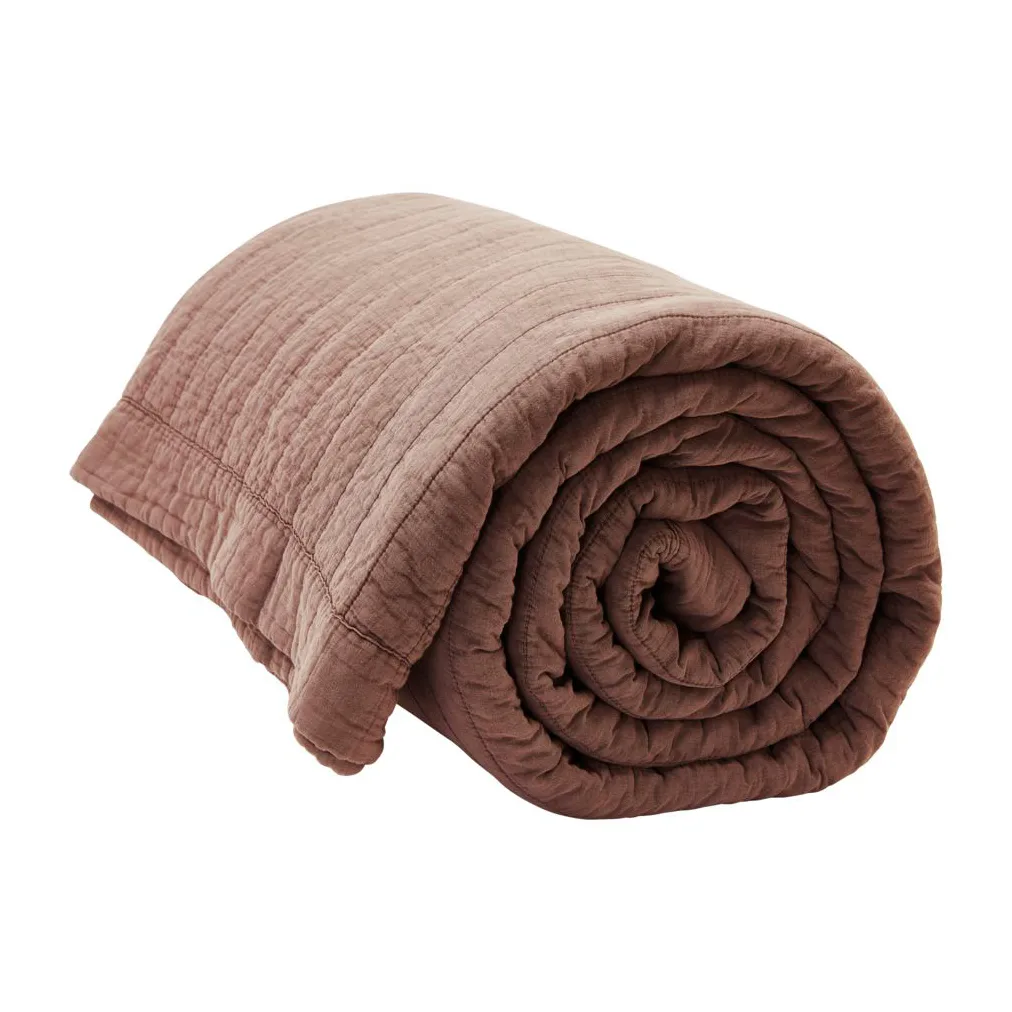Magnhild gewatteerd bedsprei 280x280 cm, Berry byNORD
