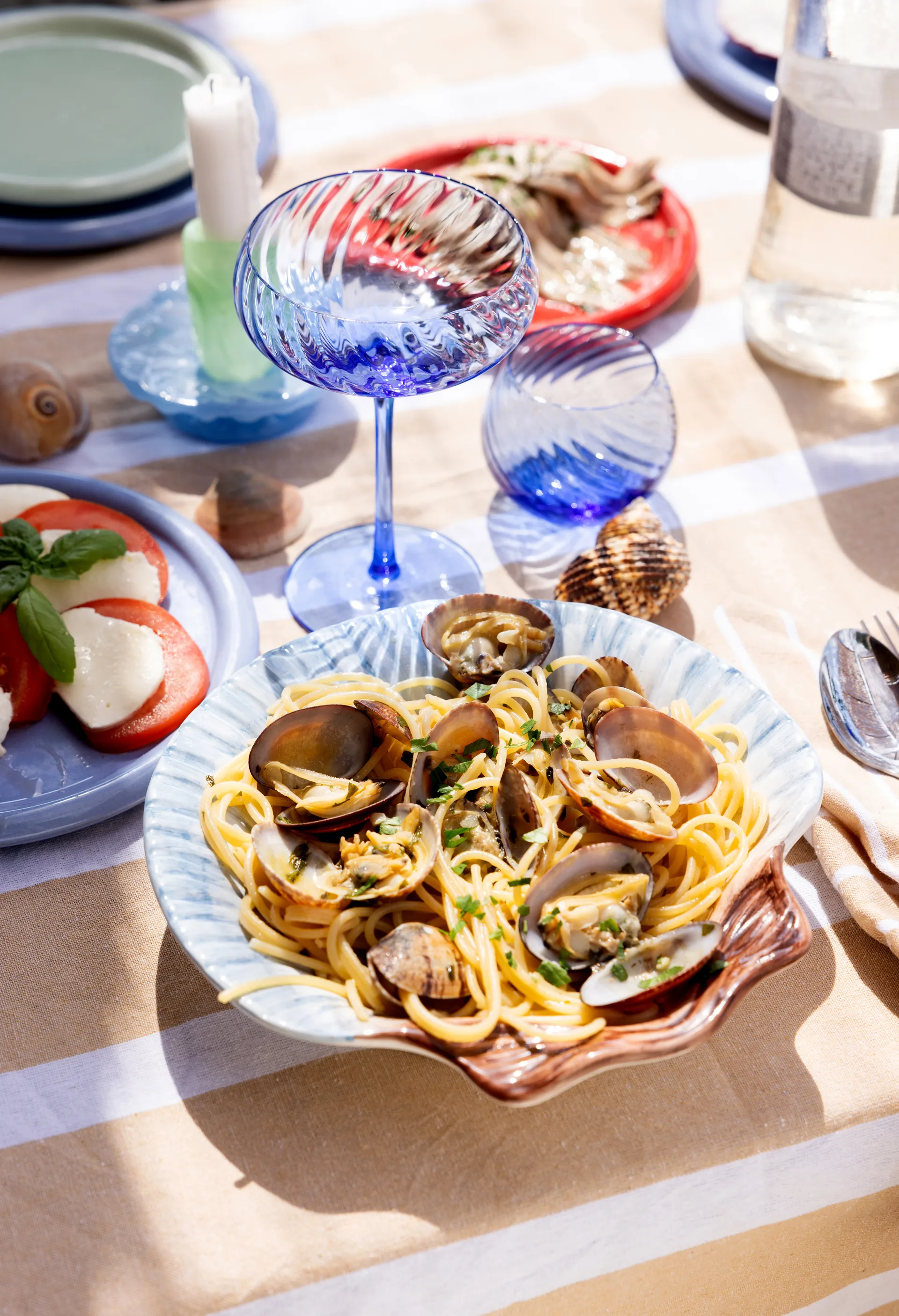 Armona bord 23,5x23,5 cm, Lichtblauw Byon