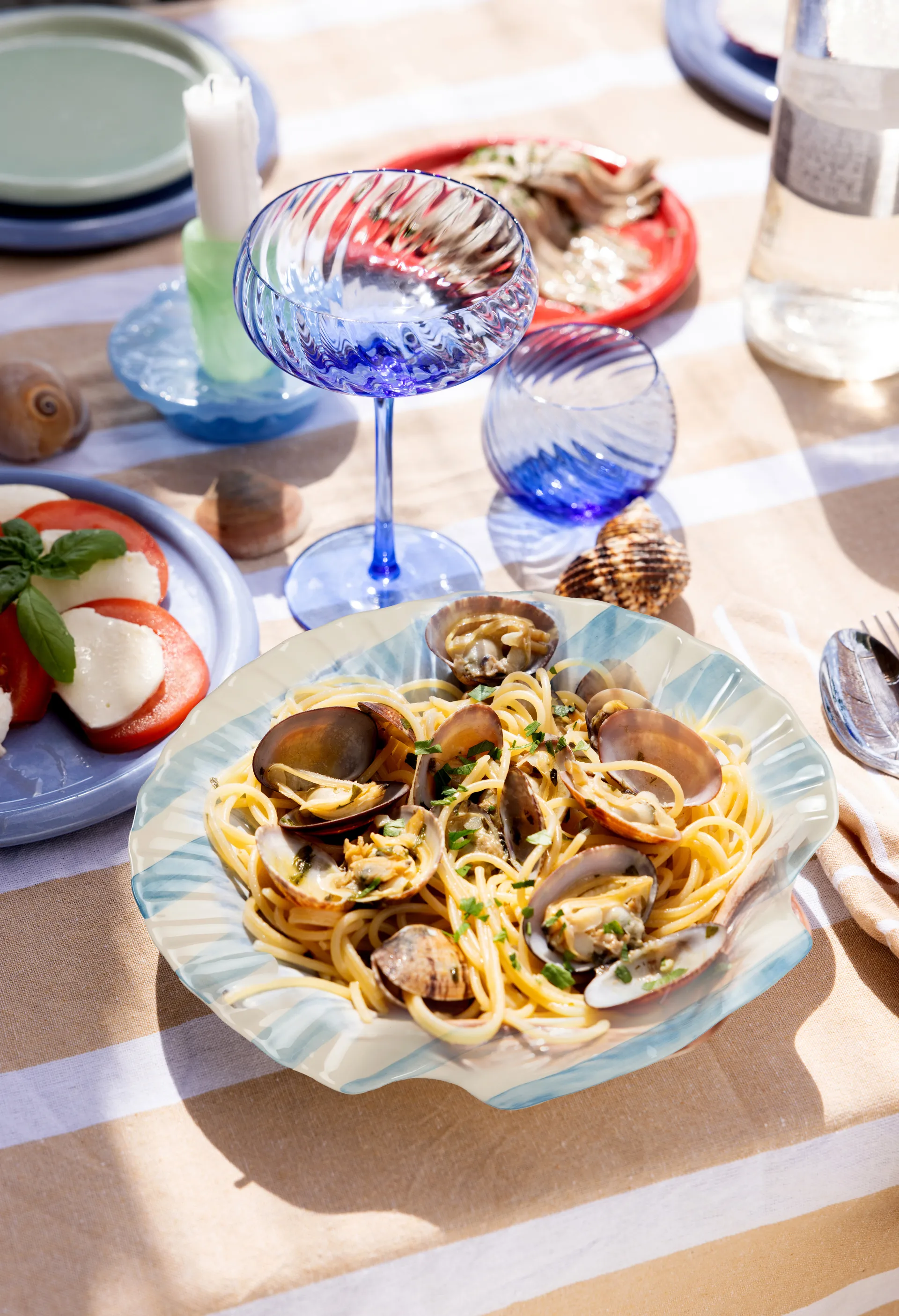 Armona Stripe bord 23,5x23,5 cm, Lichtblauw-wit Byon