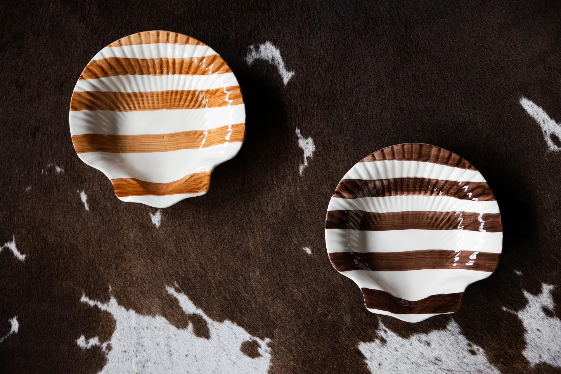 Armona Stripe bord 23,5x23,5 cm, Lichtbruin-wit Byon