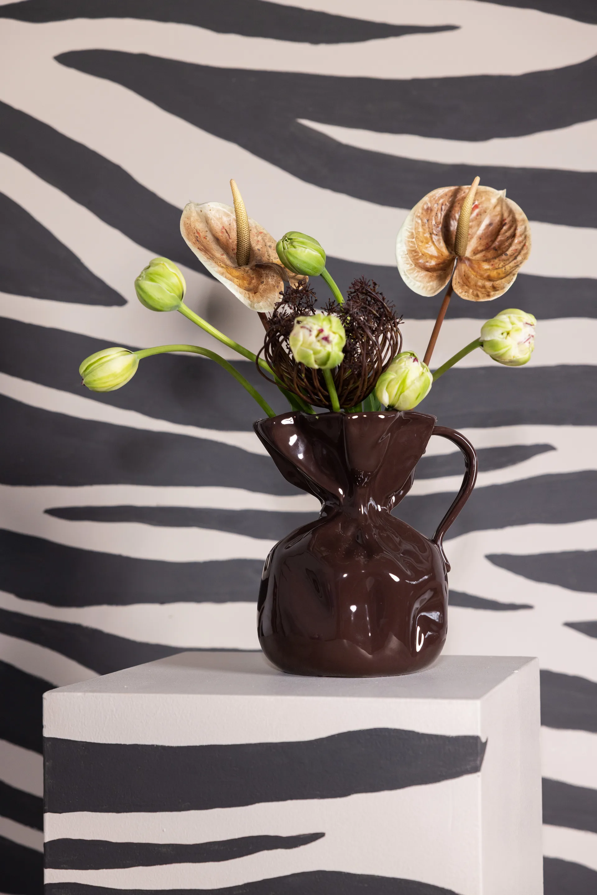 Crumple vaas, Bruin Byon