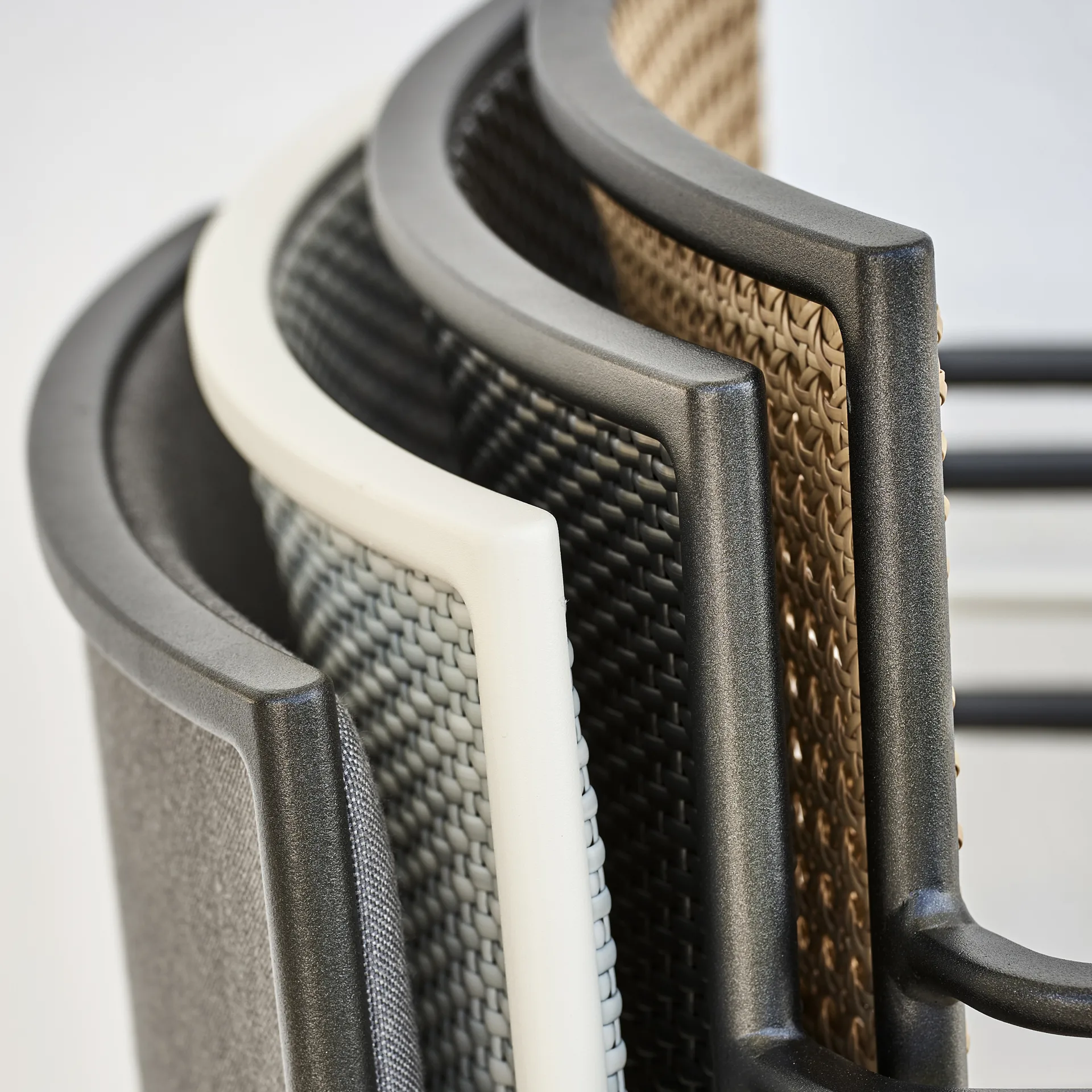 Less armstoel, Natural-lava grey frame Cane-line