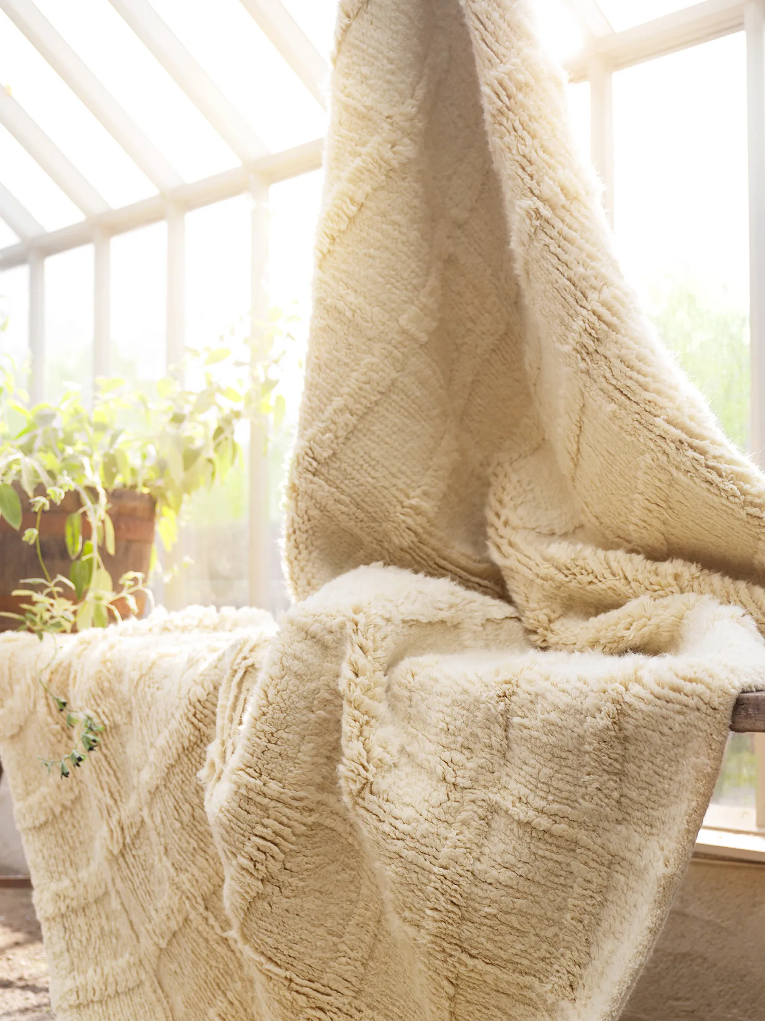 Badal wollen vloerkleed, Off white 250x350 cm Chhatwal & Jonsson