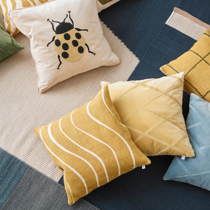Embroidered Beetle kussensloop 50x50 cm - Beige-spicy yellow - Chhatwal & Jonsson