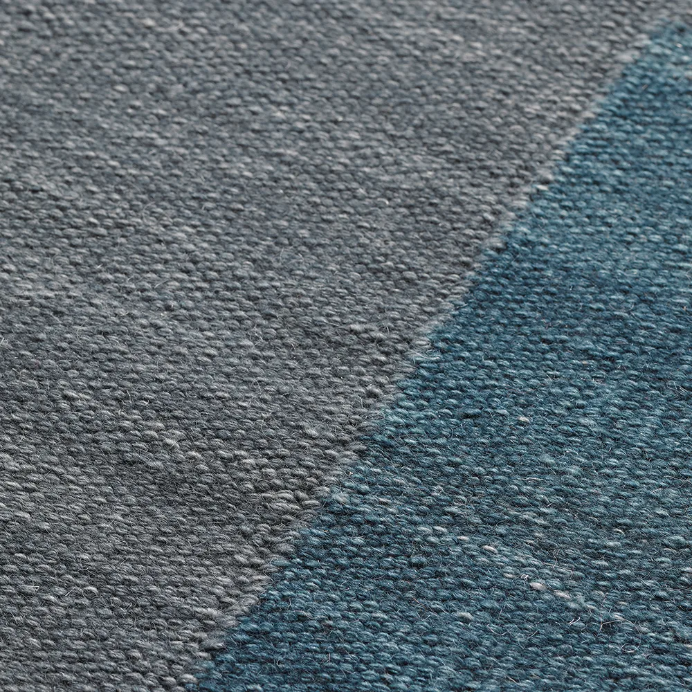 Ganga wollen vloerkleed 200x300 cm, Greyish blue-dark blue Chhatwal & Jonsson