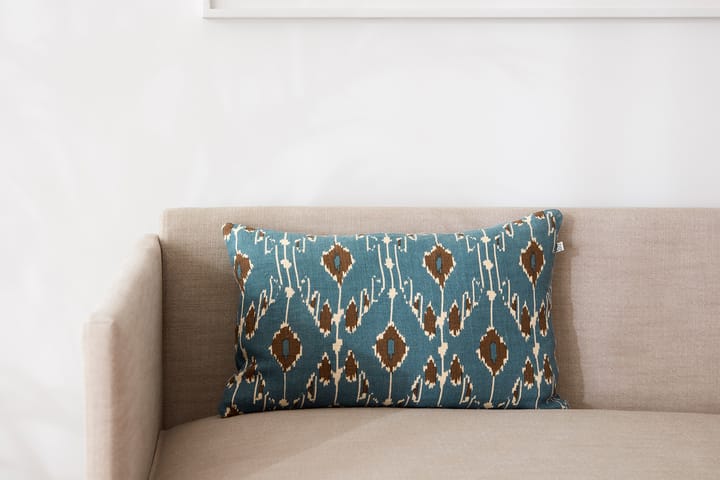 Ikat Goa kussenhoes 60x40 cm, Heaven blue-taupe Chhatwal & Jonsson