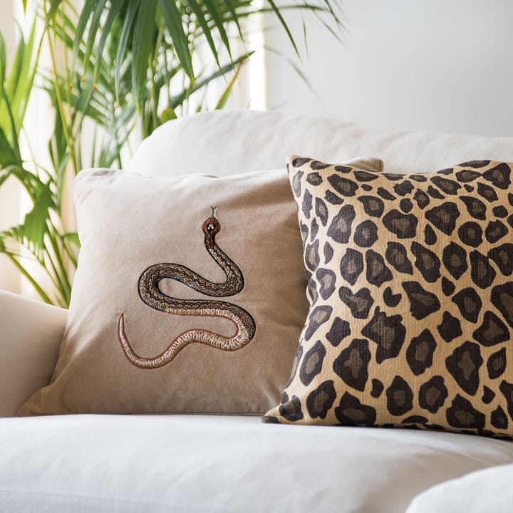 Kussenhoes met geborduurde cobra, 50x50 cm, Beige Chhatwal & Jonsson