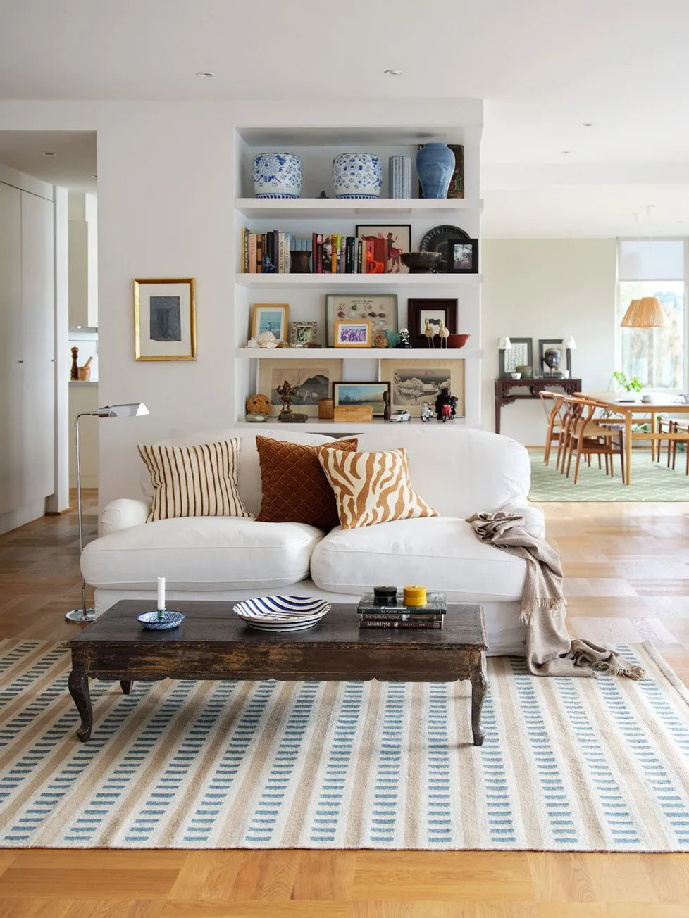 Ladakh wollen mat, Off white-l. beige-heaven blue, 230x320 cm Chhatwal & Jonsson