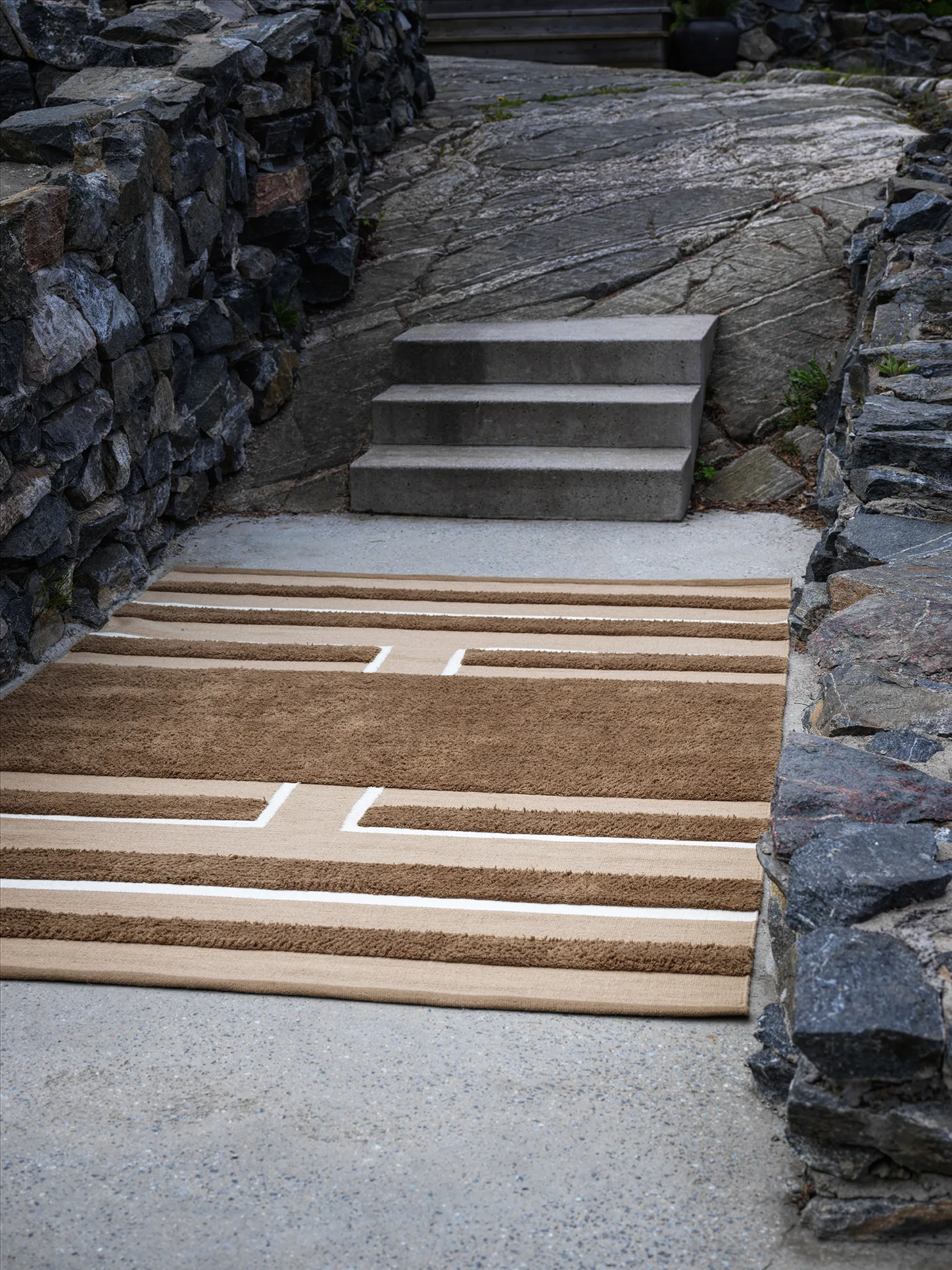 Veda vloerkleed 250x350 cm, Mocha-beige-off white Chhatwal & Jonsson