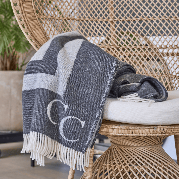Monogram wollen plaid 130x200 cm, Iron gate Classic Collection